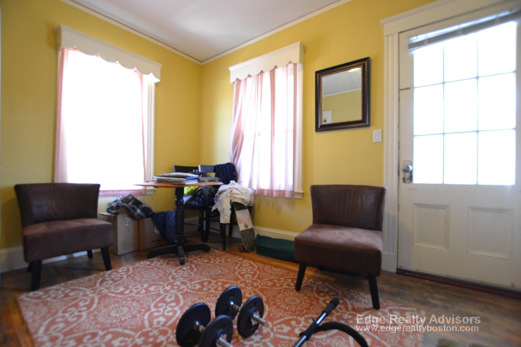 5 bed, 1 bath apartment for rent at 17 Bentley St Unit 2, Brighton — photo 10 of 14