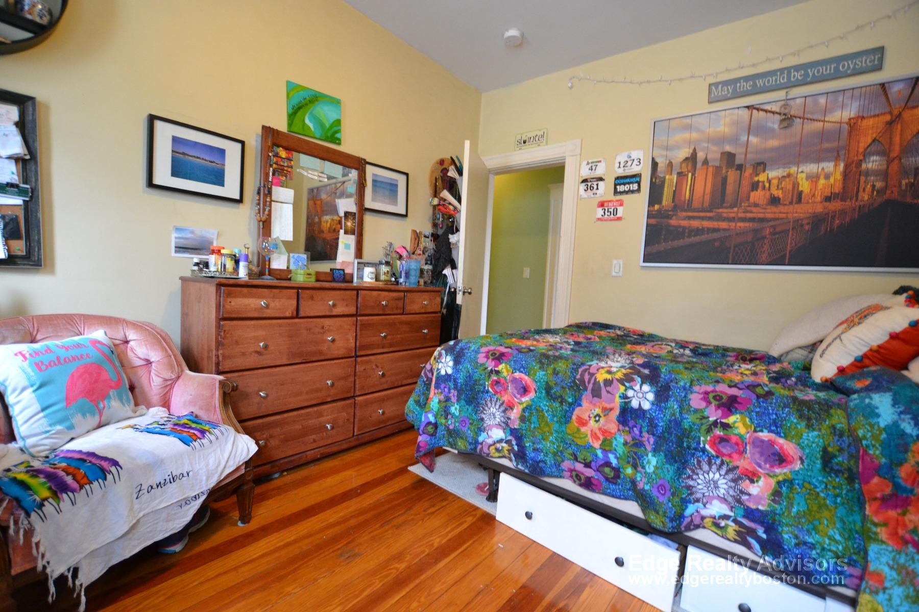 4 bed, 2 bath apartment for rent at 27 Justin Rd Unit 2, Brighton — photo 6 of 12