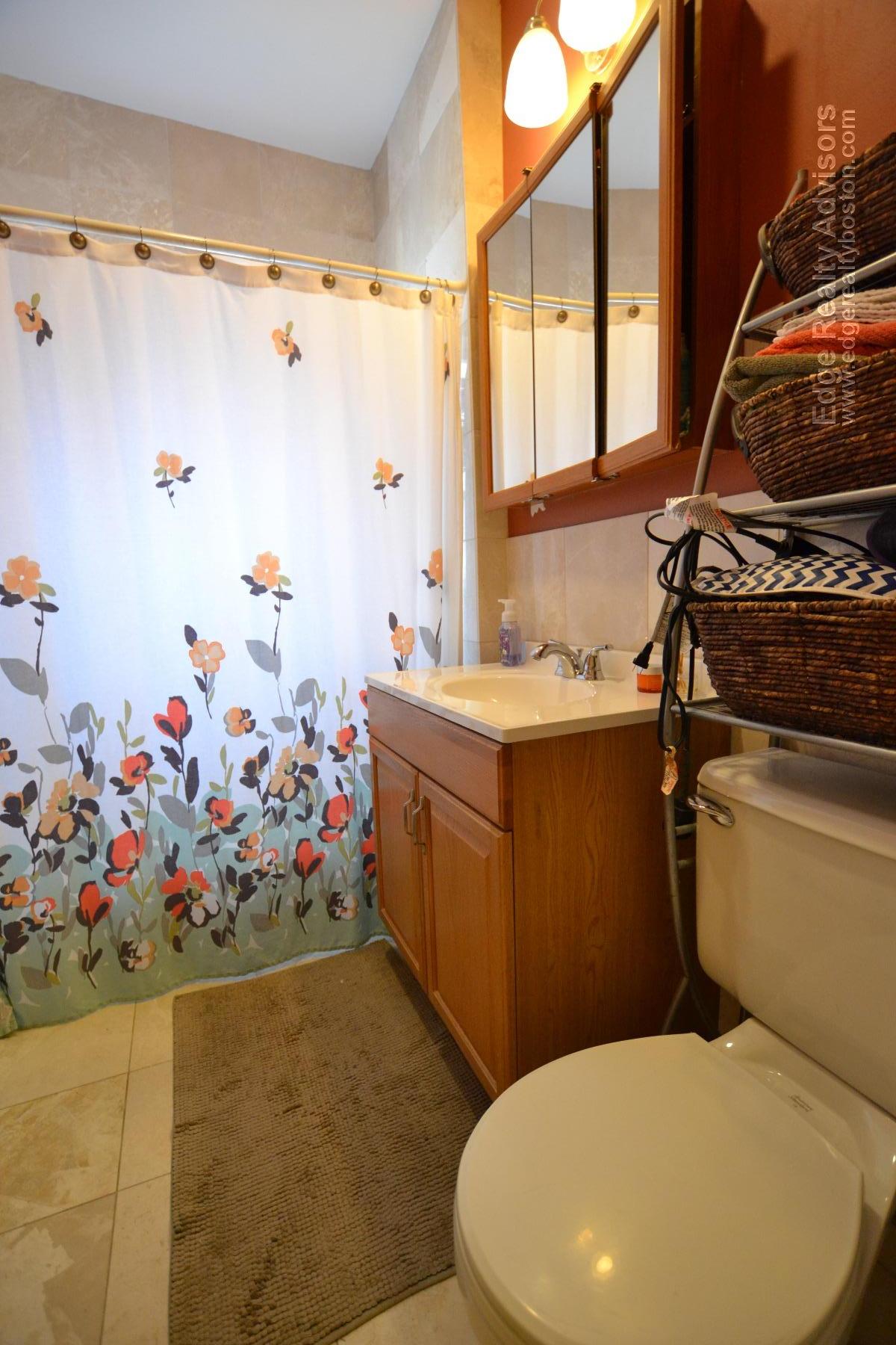 4 bed, 2 bath apartment for rent at 27 Justin Rd Unit 2, Brighton — photo 8 of 12