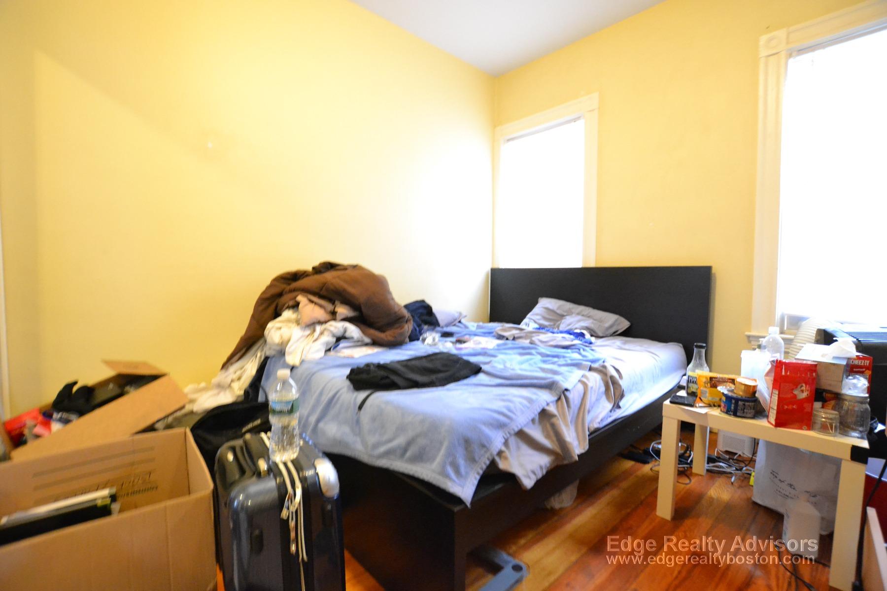 4 bed, 2 bath apartment for rent at 27 Justin Rd Unit 2, Brighton — photo 9 of 12