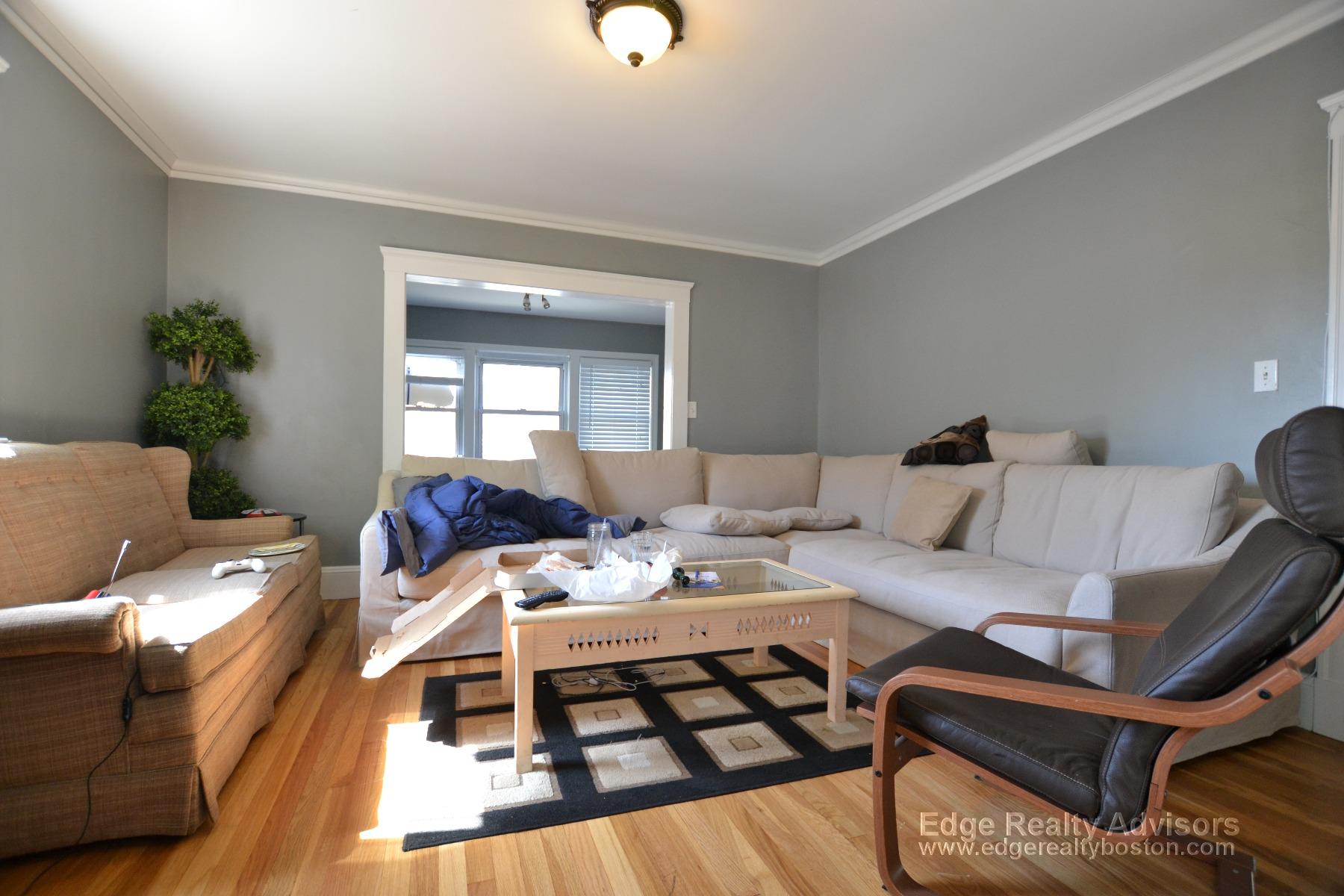 4 bed, 2 bath apartment for rent at 67 Surrey St Unit 2, Brighton — photo 4 of 14