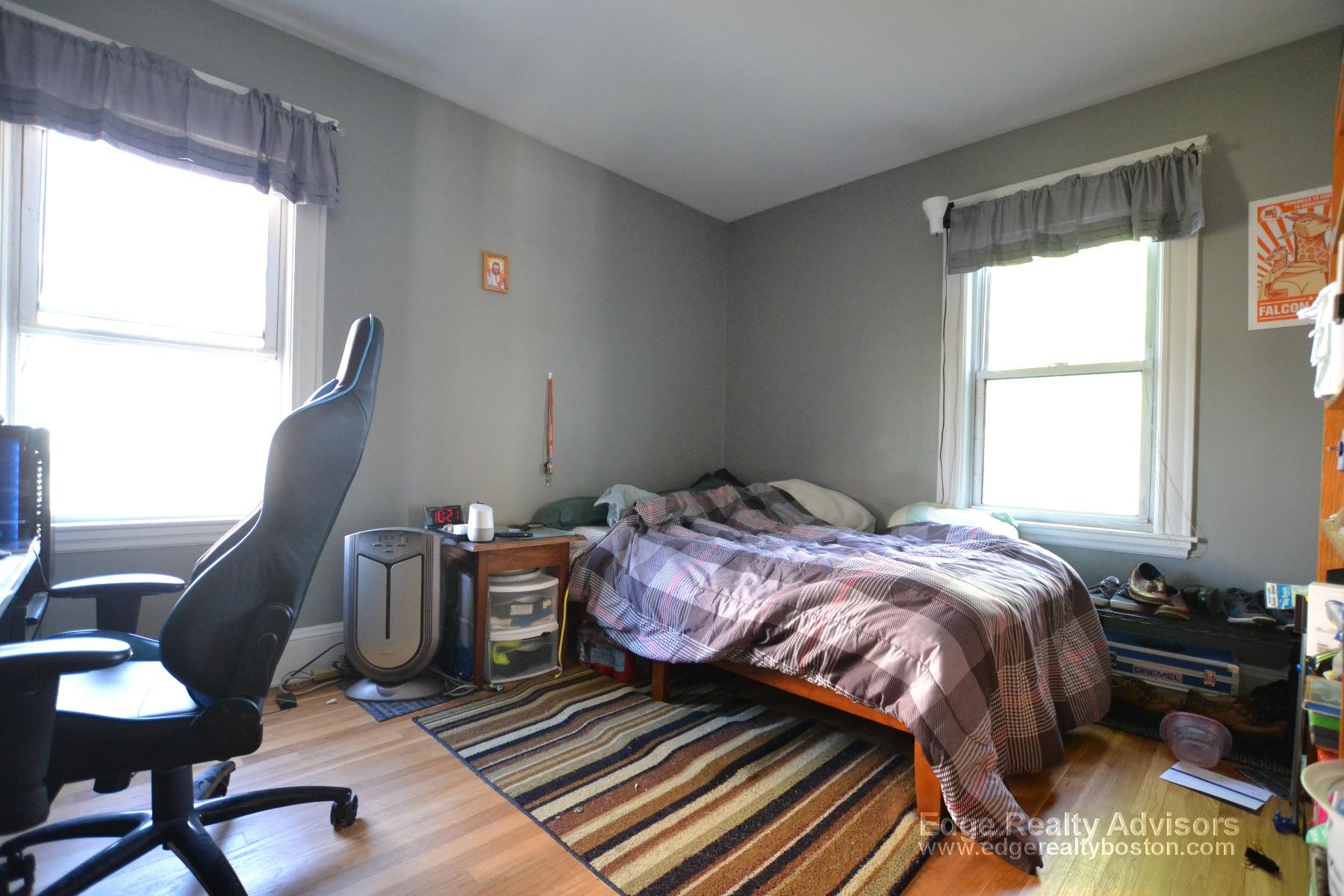4 bed, 2 bath apartment for rent at 67 Surrey St Unit 2, Brighton — photo 9 of 14