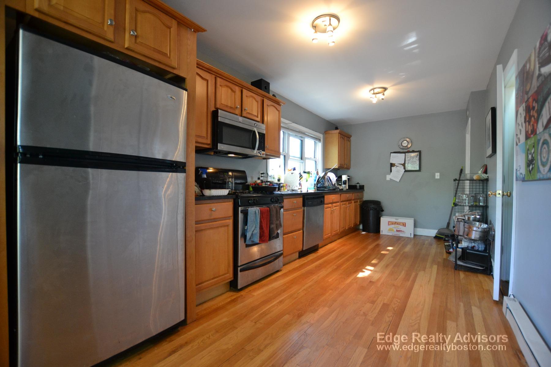 4 bed, 2 bath apartment for rent at 67 Surrey St Unit 2, Brighton — photo 2 of 14