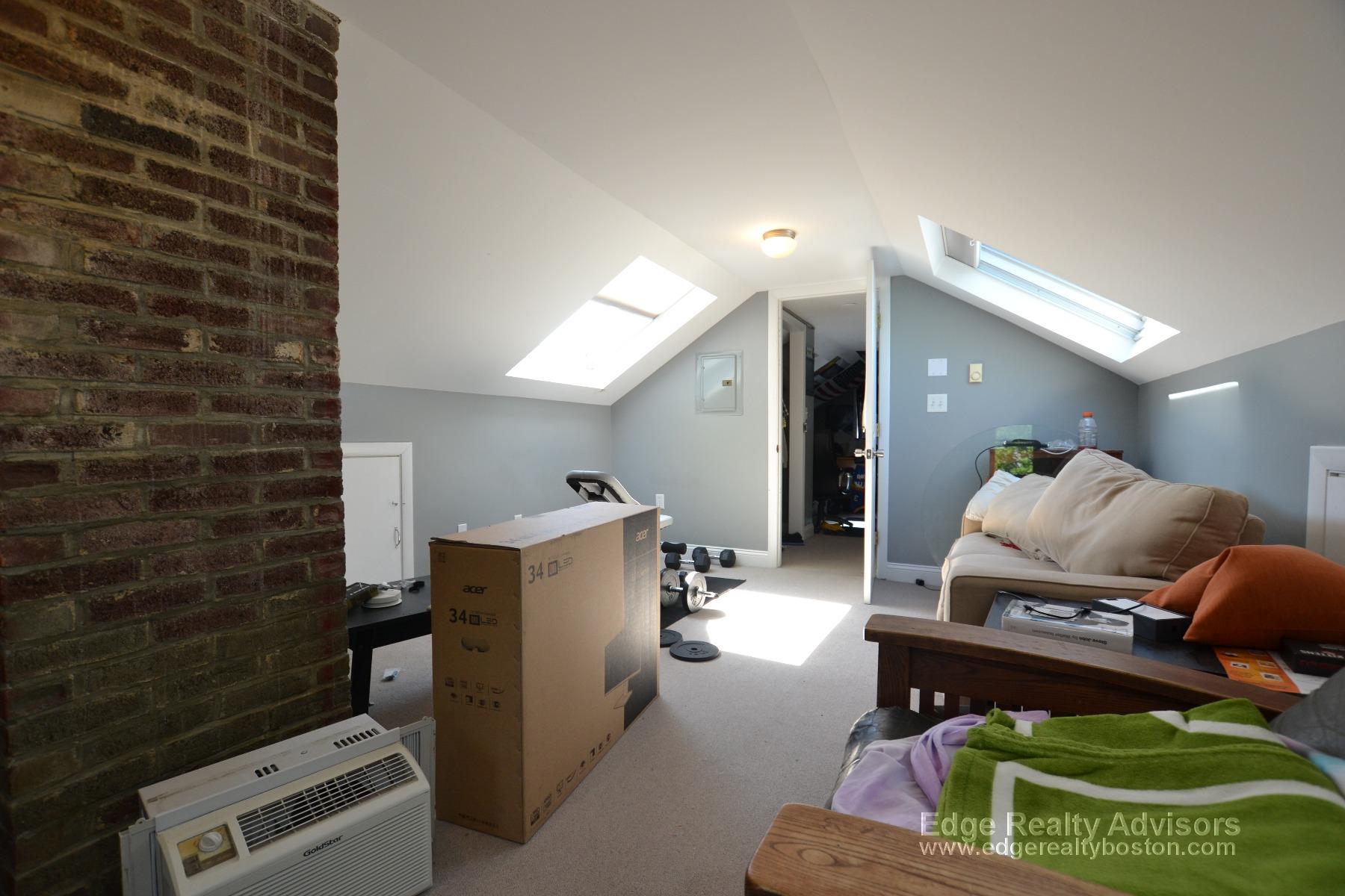 4 bed, 2 bath apartment for rent at 67 Surrey St Unit 2, Brighton — photo 11 of 14