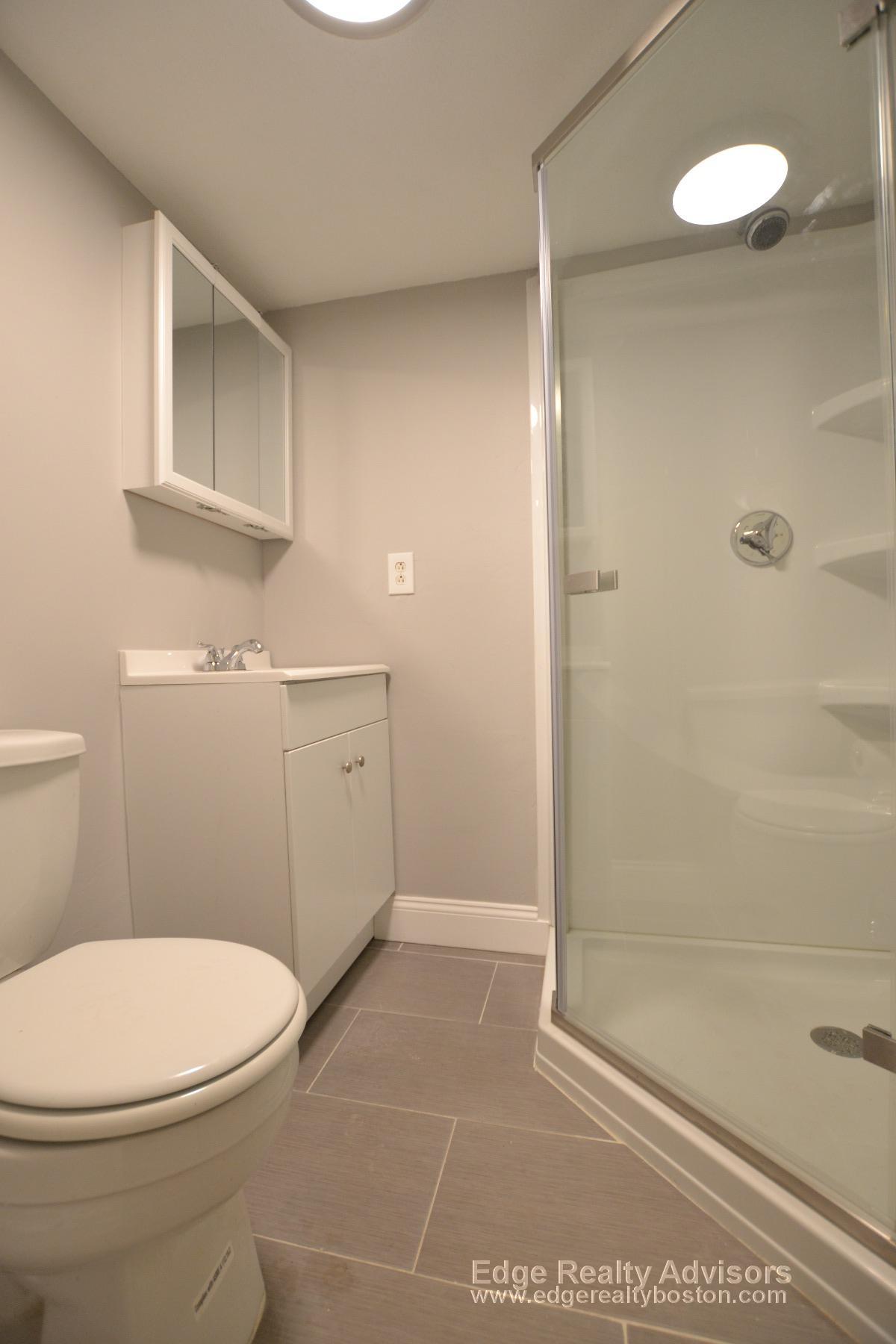 4 bed, 2 bath apartment for rent at 67 Surrey St Unit 2, Brighton — photo 13 of 14