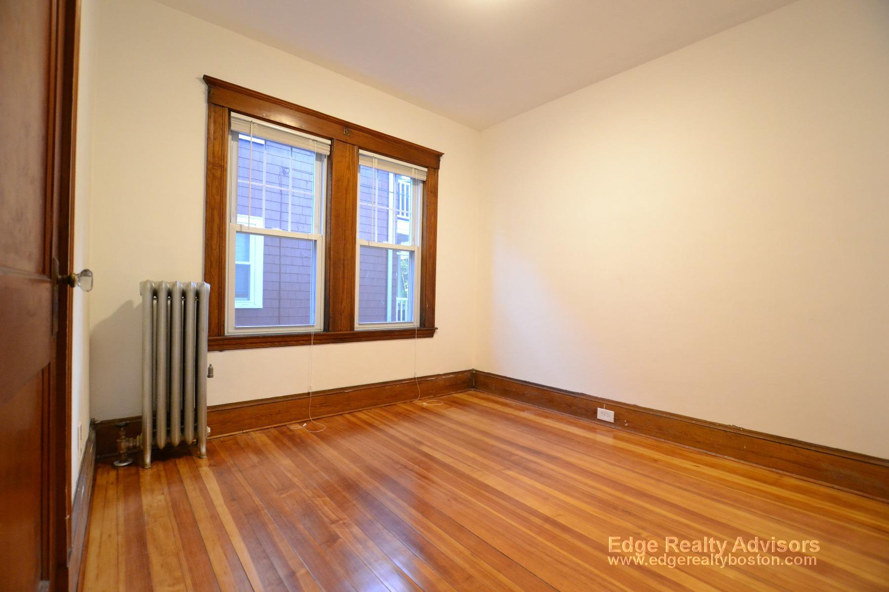 3 bed, 1 bath apartment for rent at 242 Lake St Unit 1, Brighton — photo 8 of 12