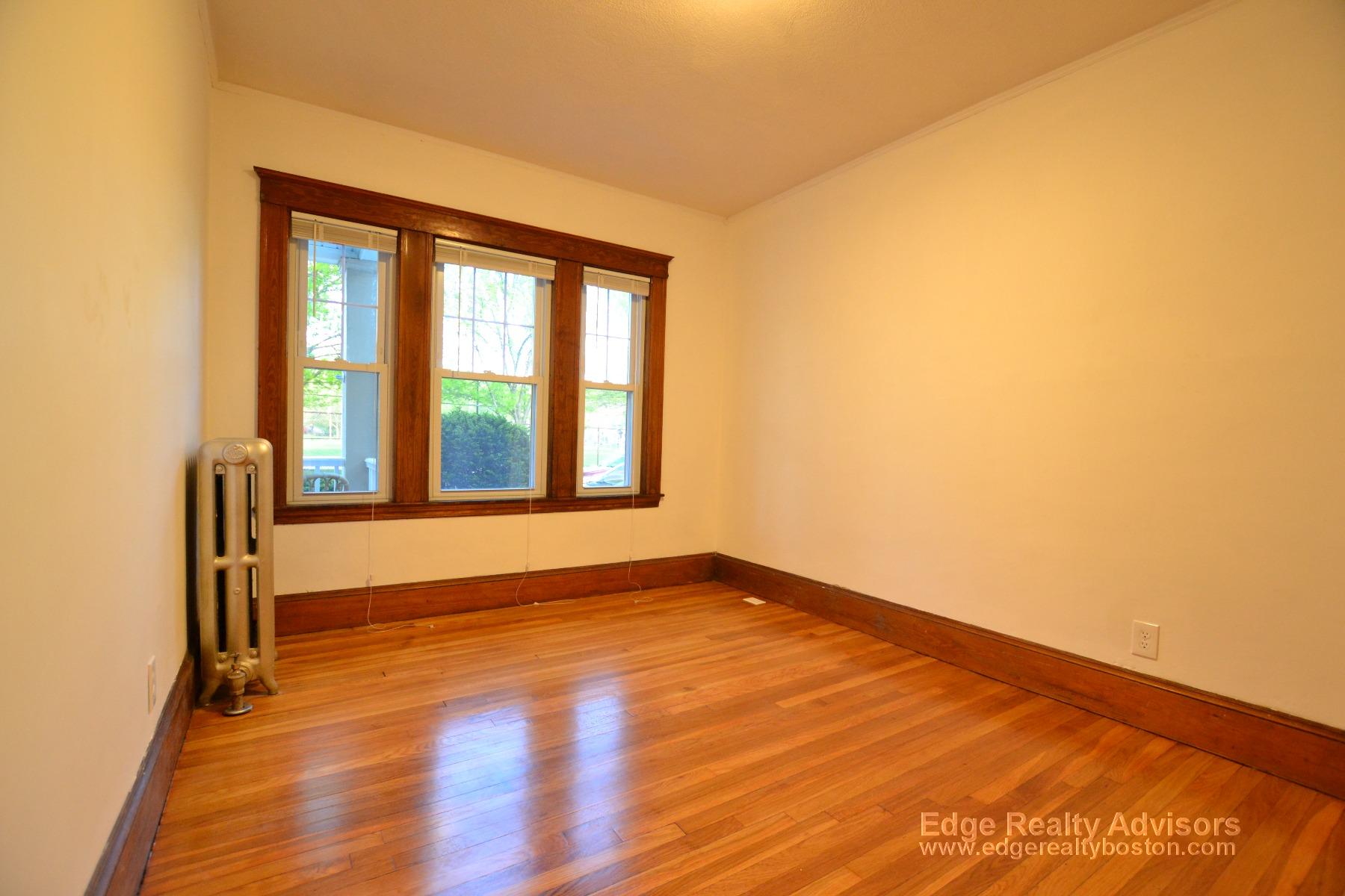 3 bed, 1 bath apartment for rent at 242 Lake St Unit 1, Brighton — photo 9 of 12