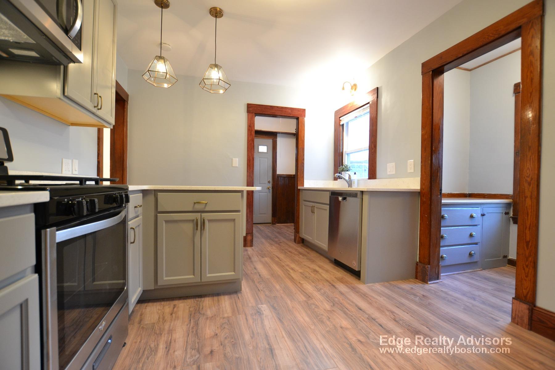 3 bed, 1 bath apartment for rent at 242 Lake St Unit 1, Brighton — photo 3 of 12