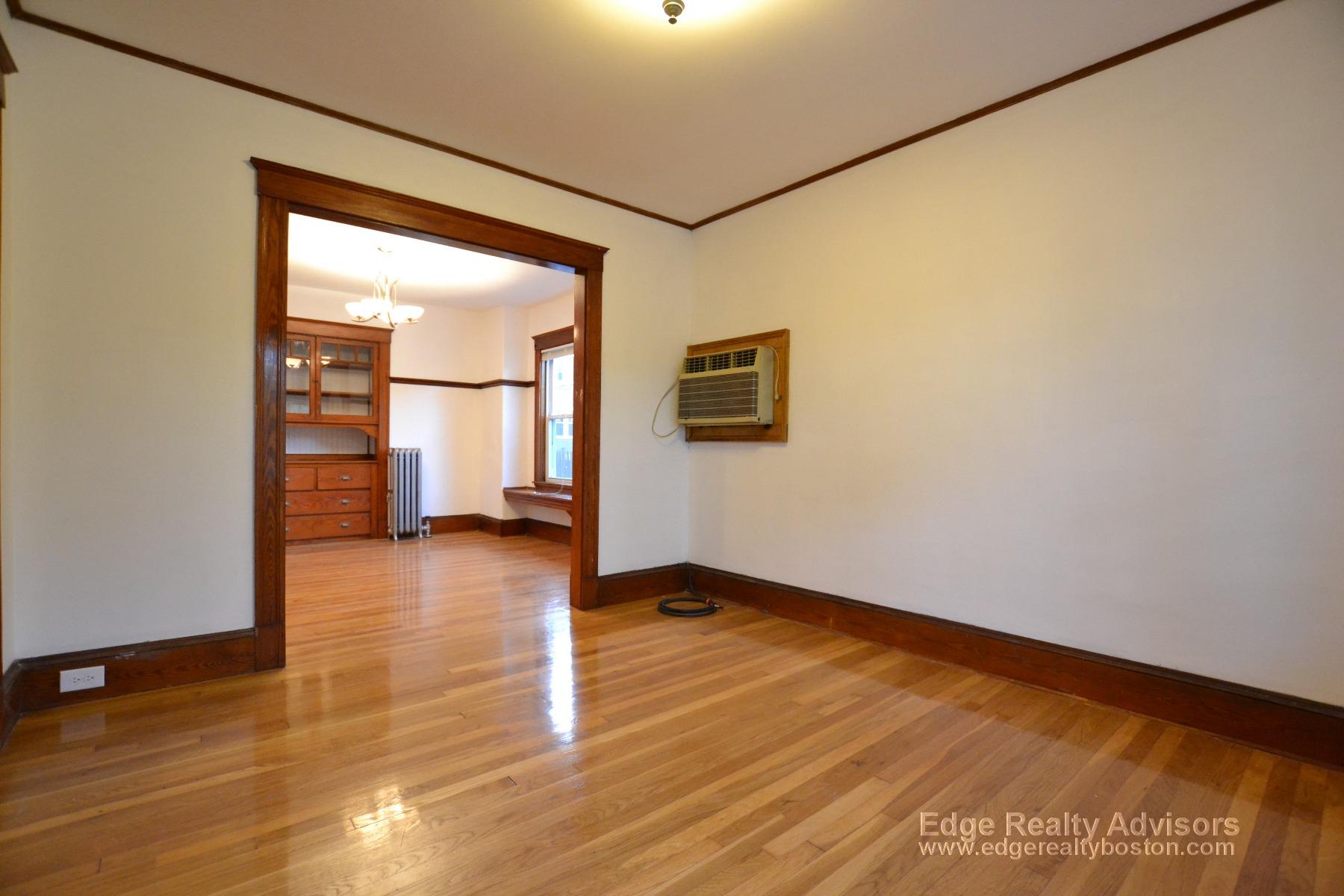 3 bed, 1 bath apartment for rent at 242 Lake St Unit 1, Brighton — photo 5 of 12