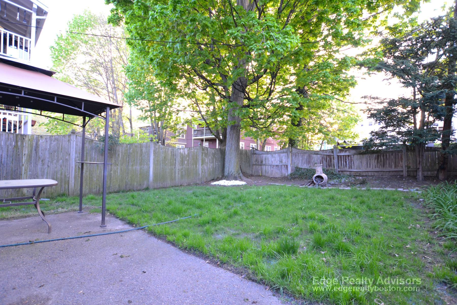 3 bed, 1 bath apartment for rent at 242 Lake St Unit 1, Brighton — photo 6 of 12
