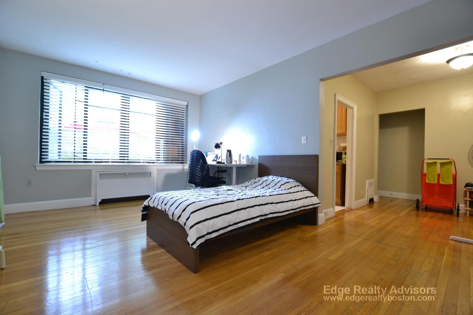 Studio bed, 1 bath apartment for rent at 65 Strathmore Rd Unit 21, Brighton