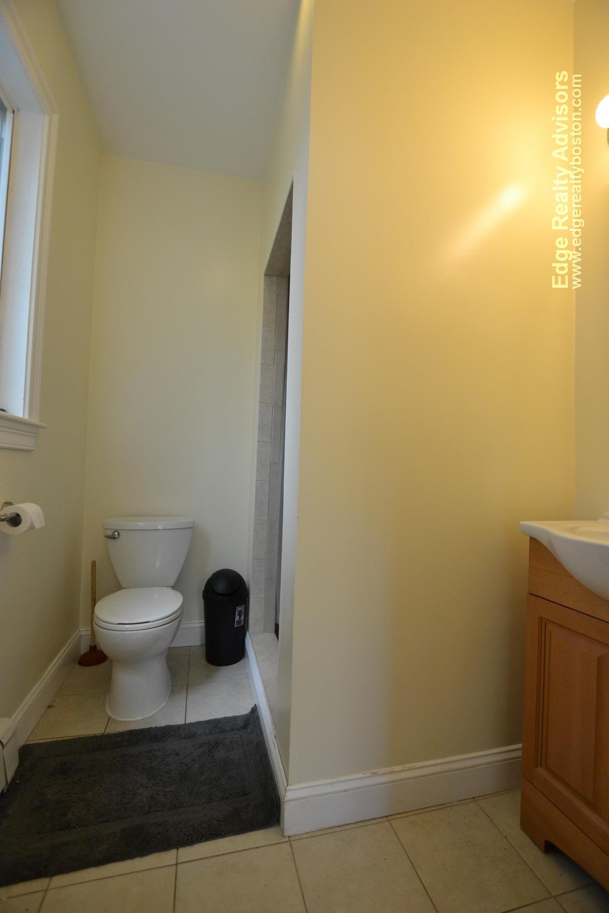 6 bed, 2.5 bath apartment for rent at 18 Sparhawk St Unit 2, Brighton — photo 7 of 13