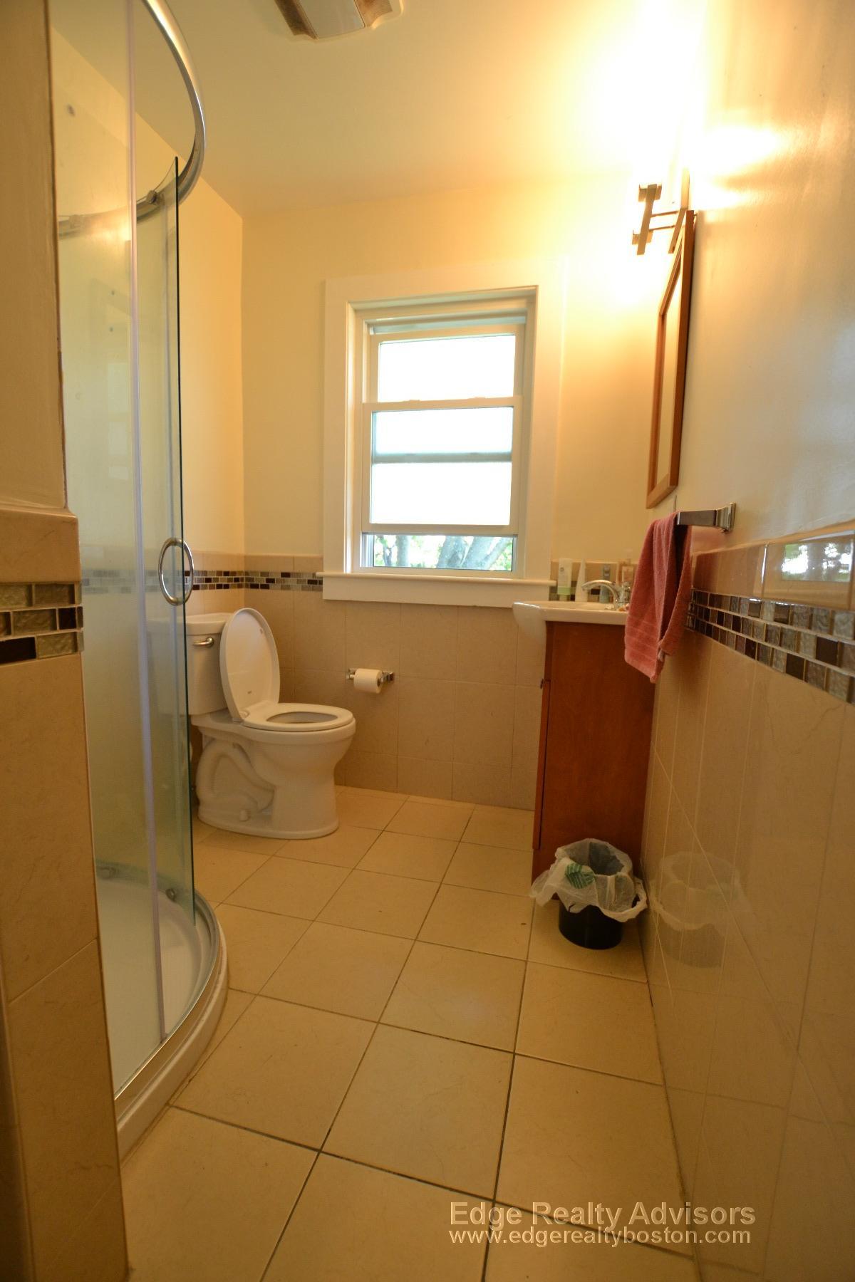5 bed, 2 bath apartment for rent at 6 Cenacle Rd, Brighton — photo 4 of 11