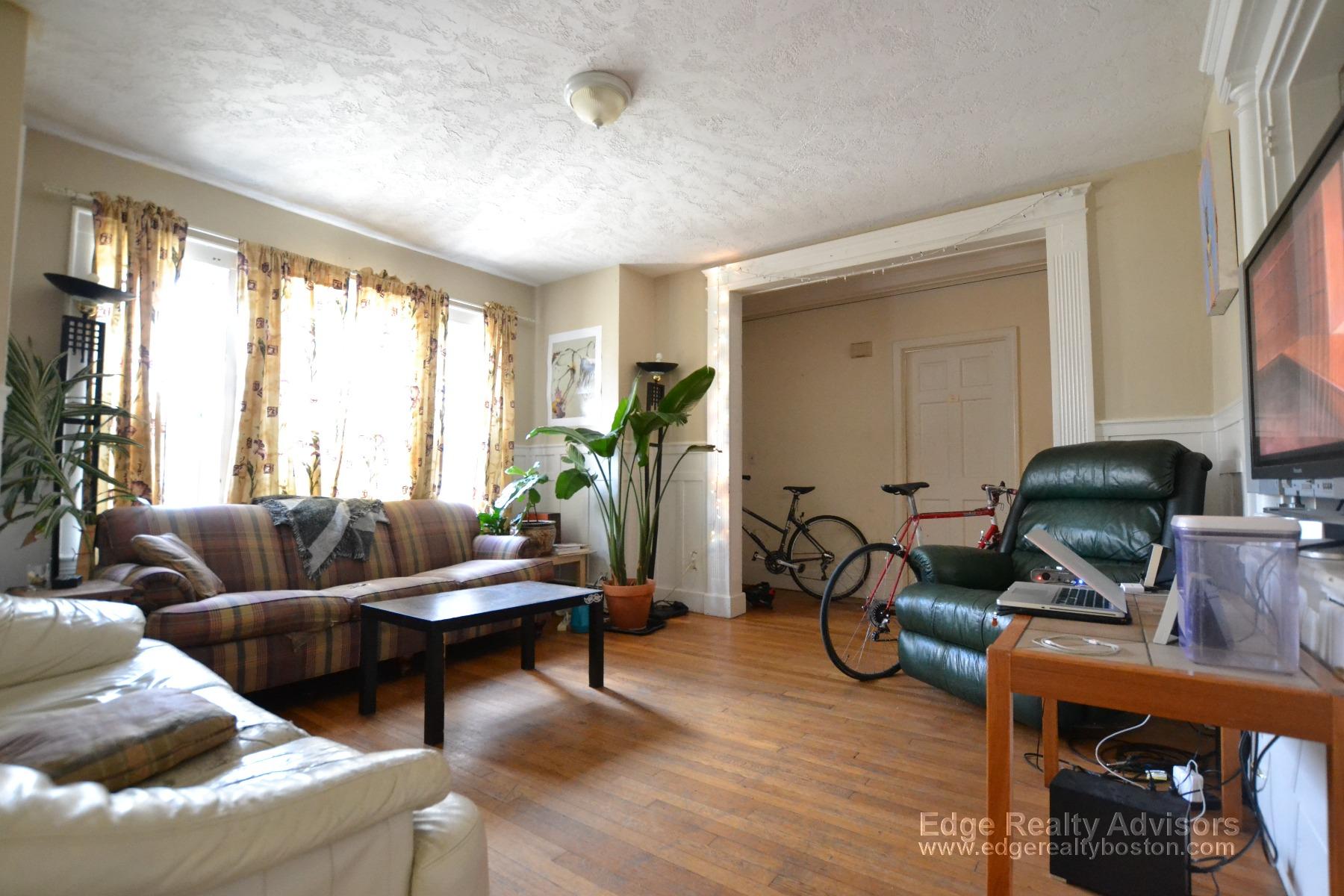 3 bed, 1 bath apartment for rent at 3 Boulevard Ter Unit 1, Brighton — photo 4 of 8