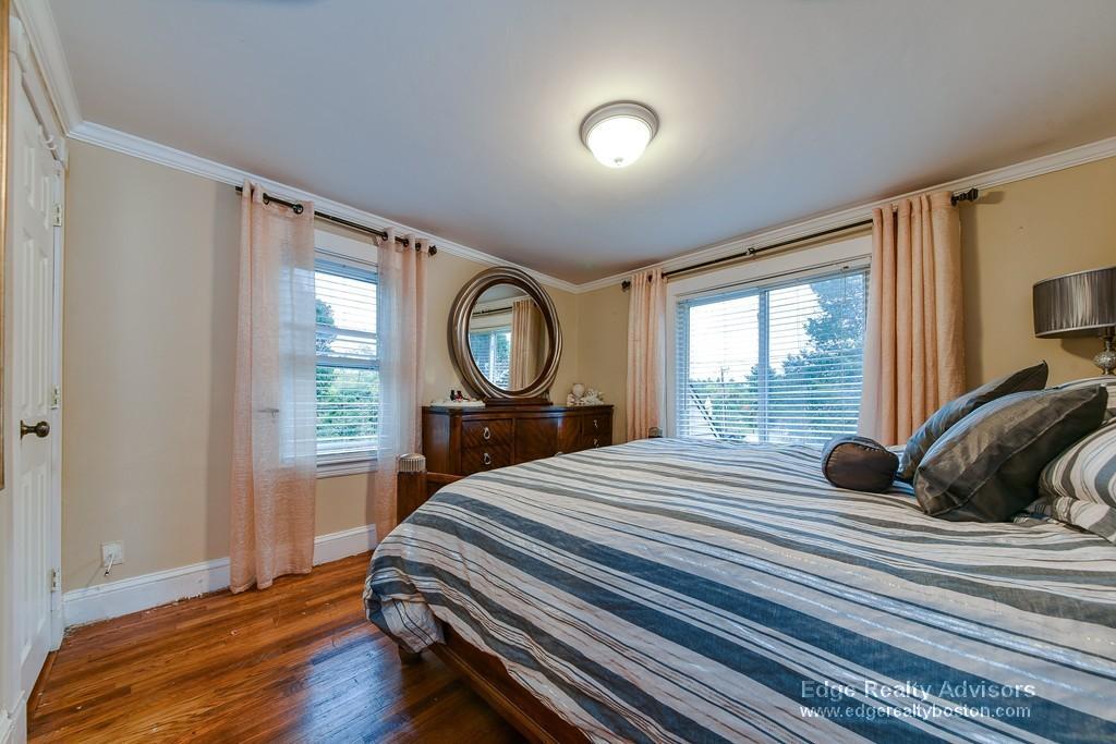 4 bed, 2 bath apartment for rent at 42 Wellesley Rd, Natick — photo 14 of 17