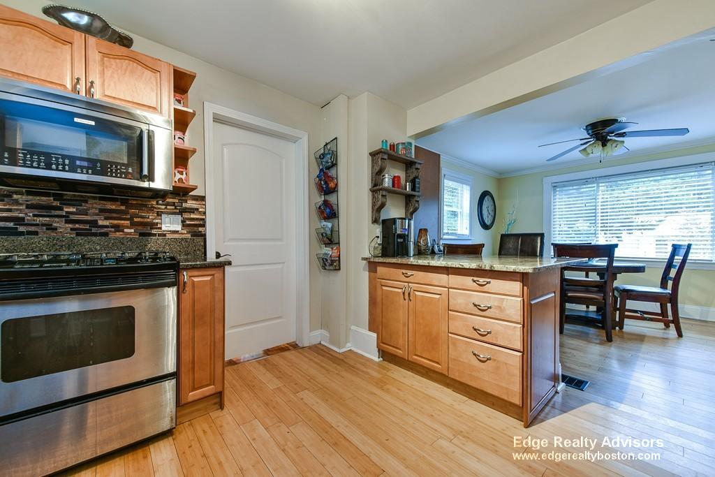4 bed, 2 bath apartment for rent at 42 Wellesley Rd, Natick — photo 7 of 17