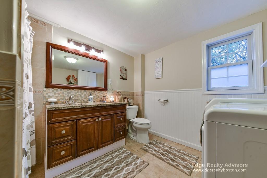 4 bed, 2 bath apartment for rent at 42 Wellesley Rd, Natick — photo 9 of 17