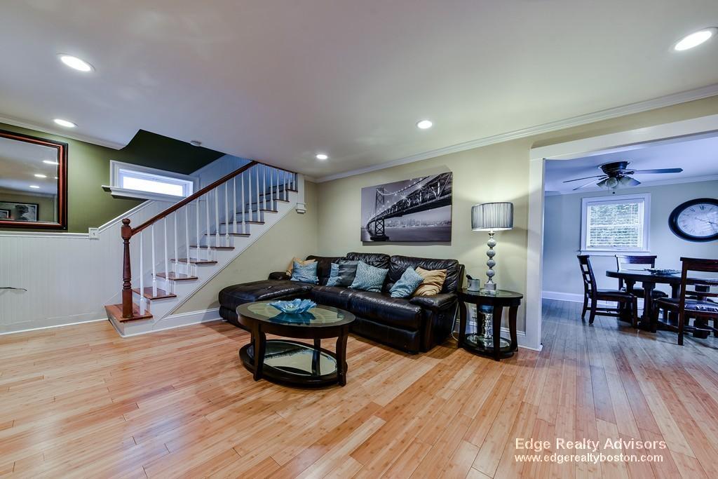 4 bed, 2 bath apartment for rent at 42 Wellesley Rd, Natick — photo 16 of 17