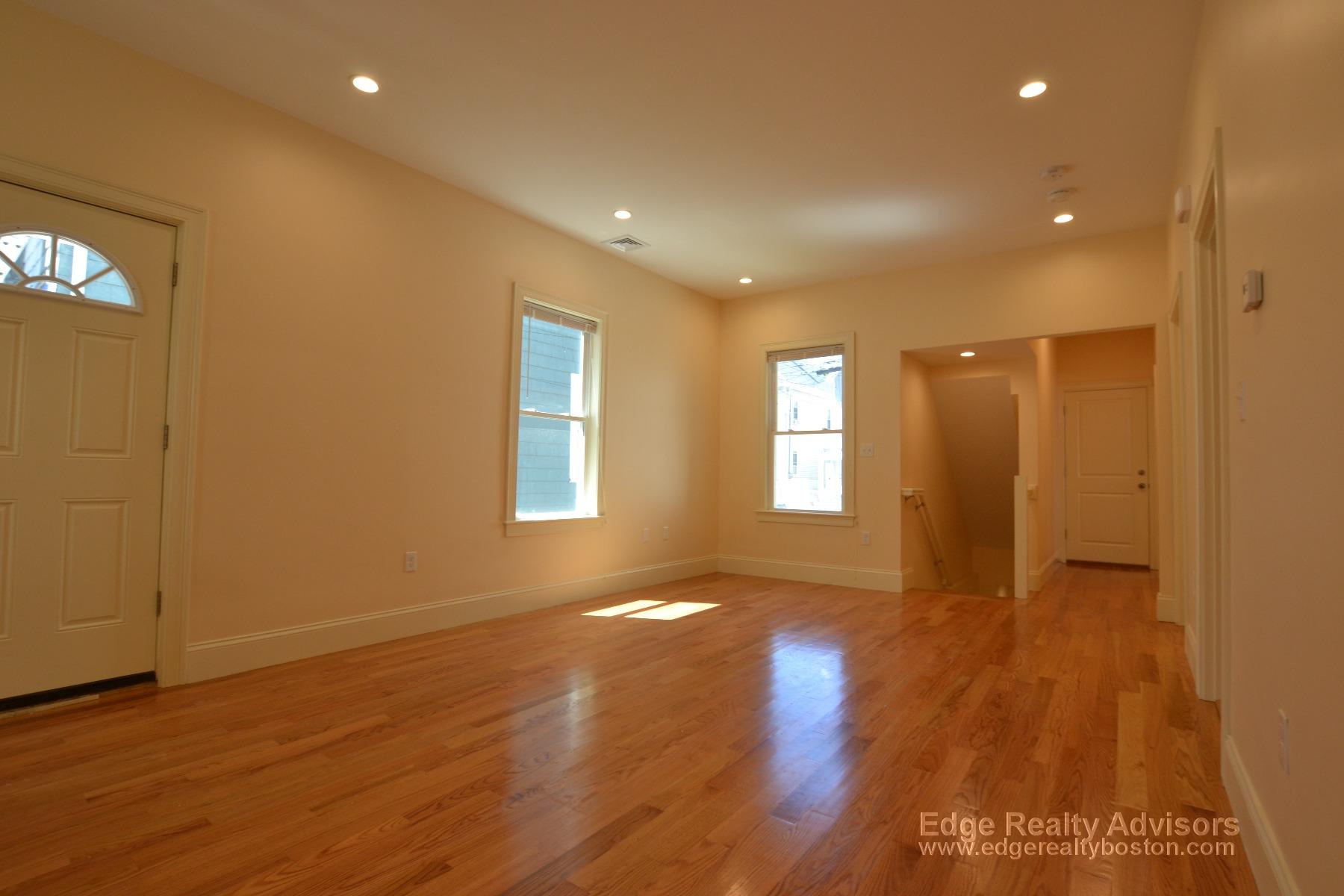 33 Pratt St, Allston