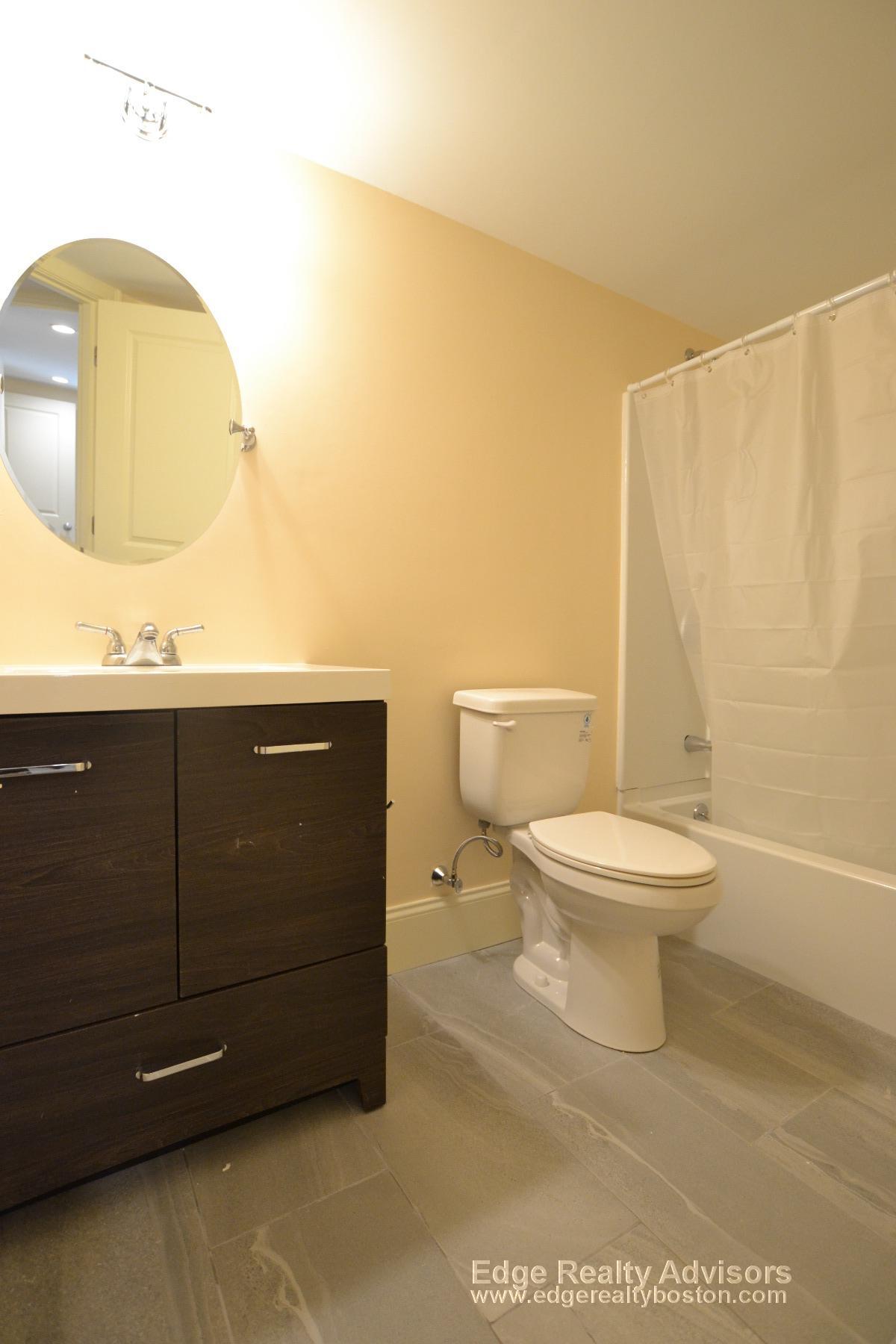 33 Pratt St, Allston