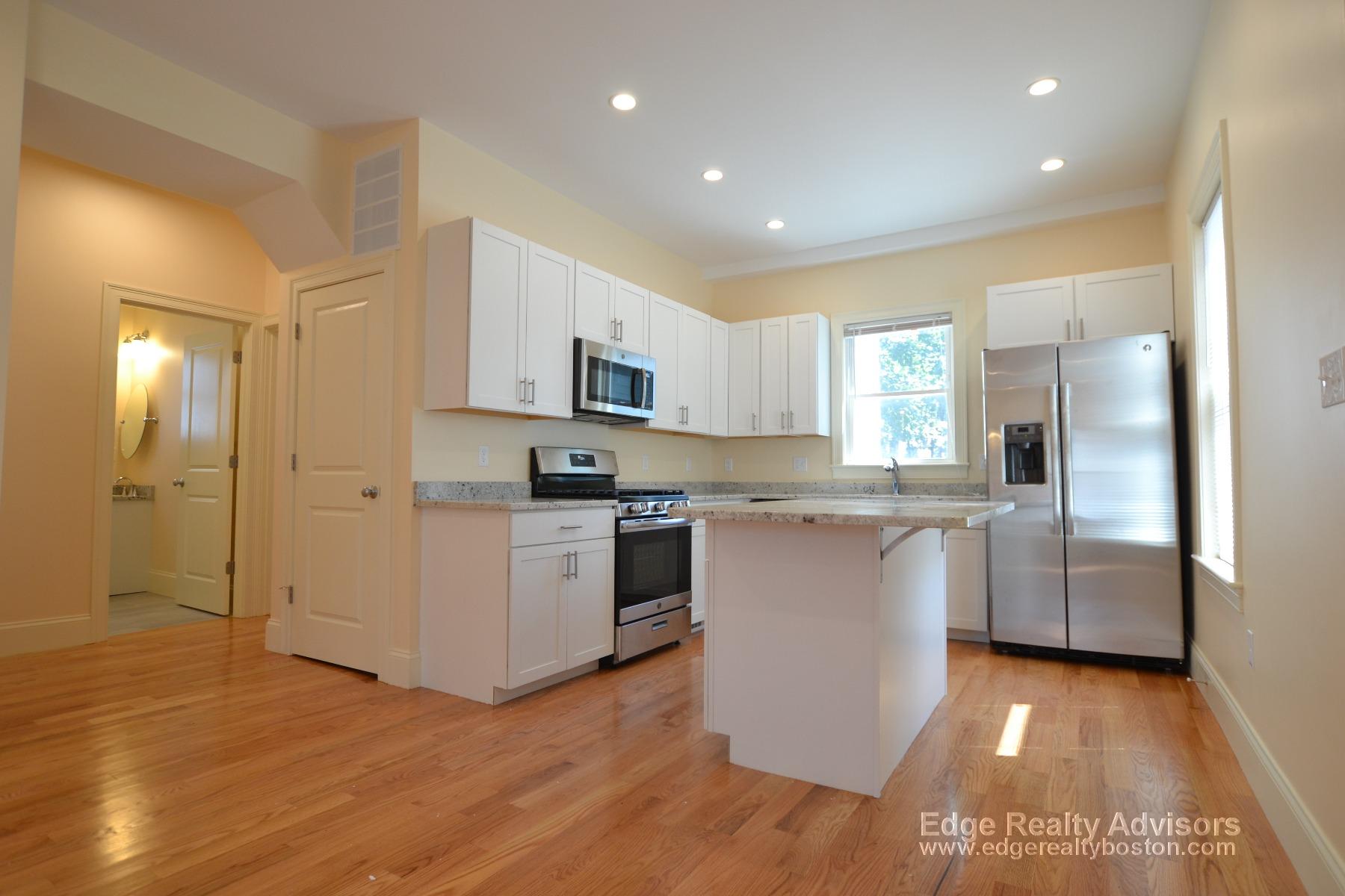 33 Pratt St, Allston