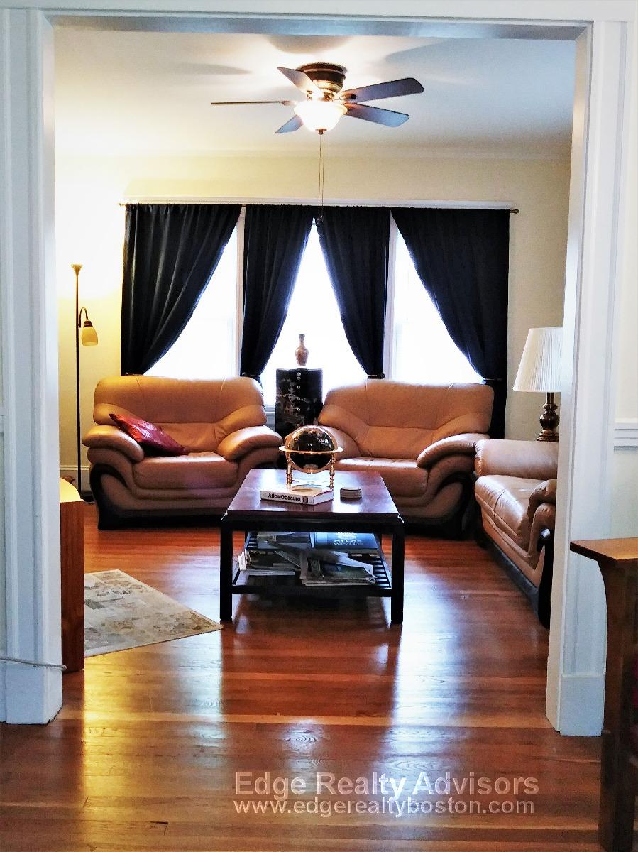 3 bed, 1 bath apartment for rent at 17 Pequossette St Unit 2, Watertown — photo 2 of 4