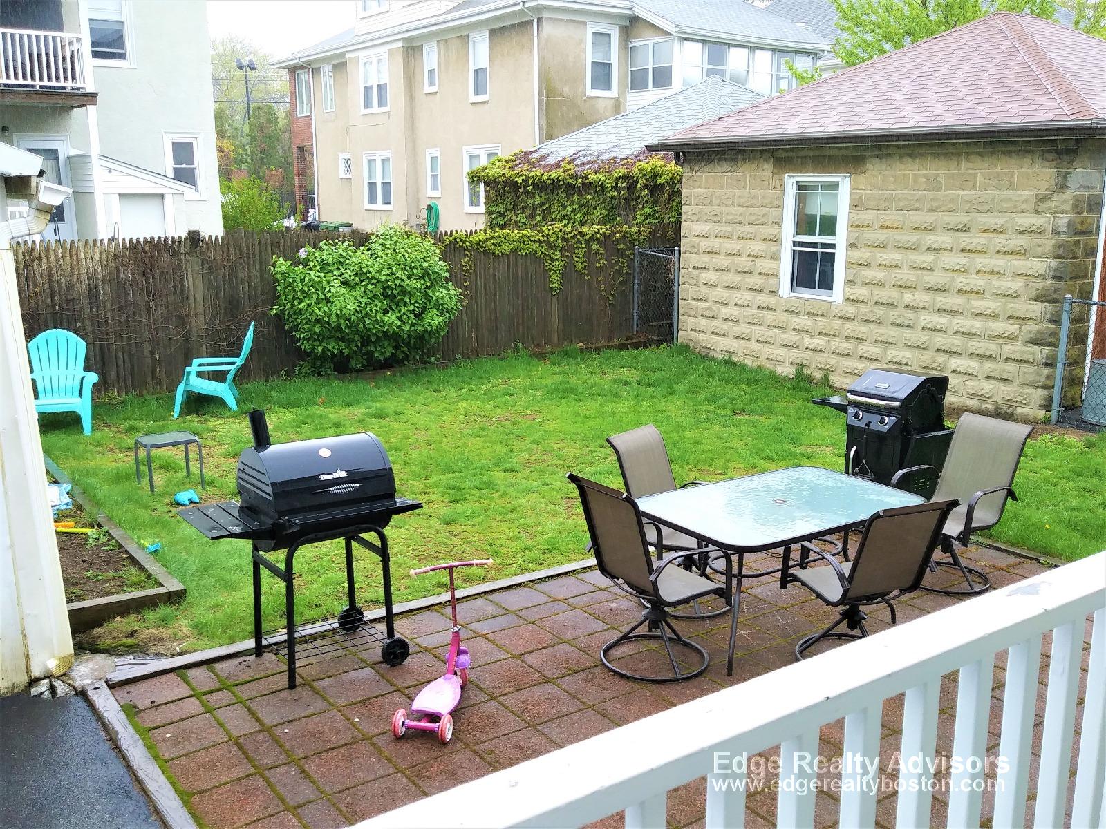 3 bed, 1 bath apartment for rent at 17 Pequossette St Unit 2, Watertown — photo 3 of 4