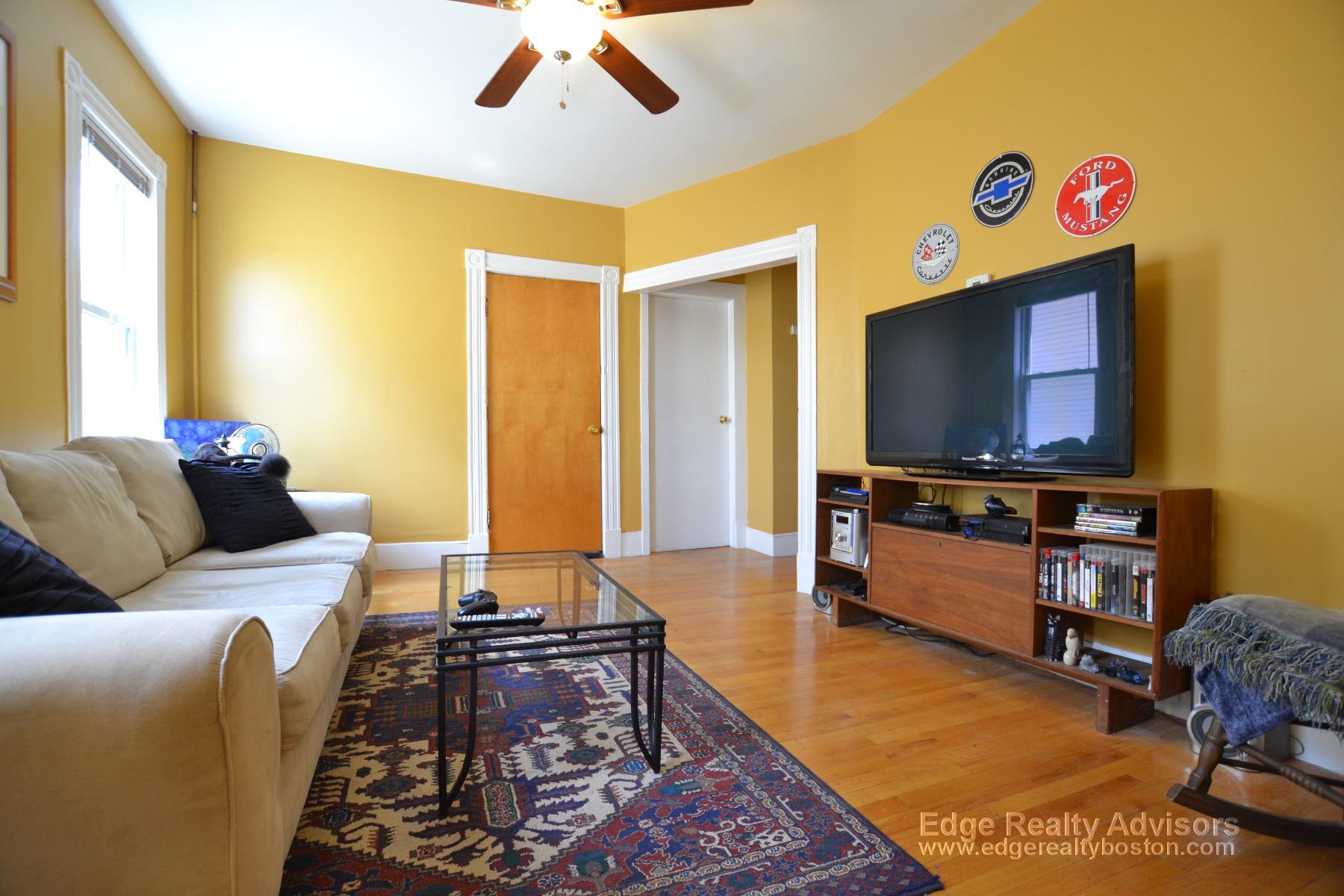 3 bed, 1 bath apartment for rent at 319 Warren St Unit 2, Waltham — photo 7 of 9