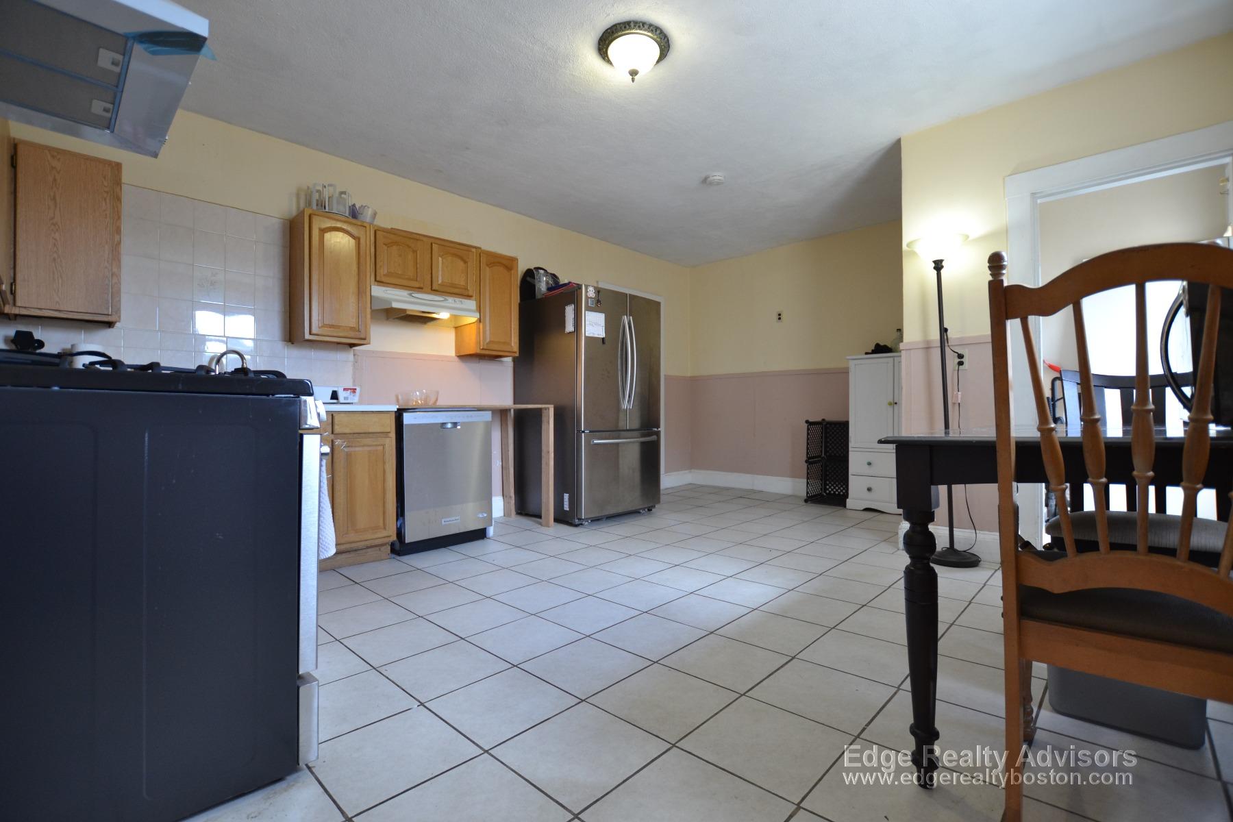3 bed, 1 bath apartment for rent at 319 Warren St Unit 2, Waltham — photo 9 of 9