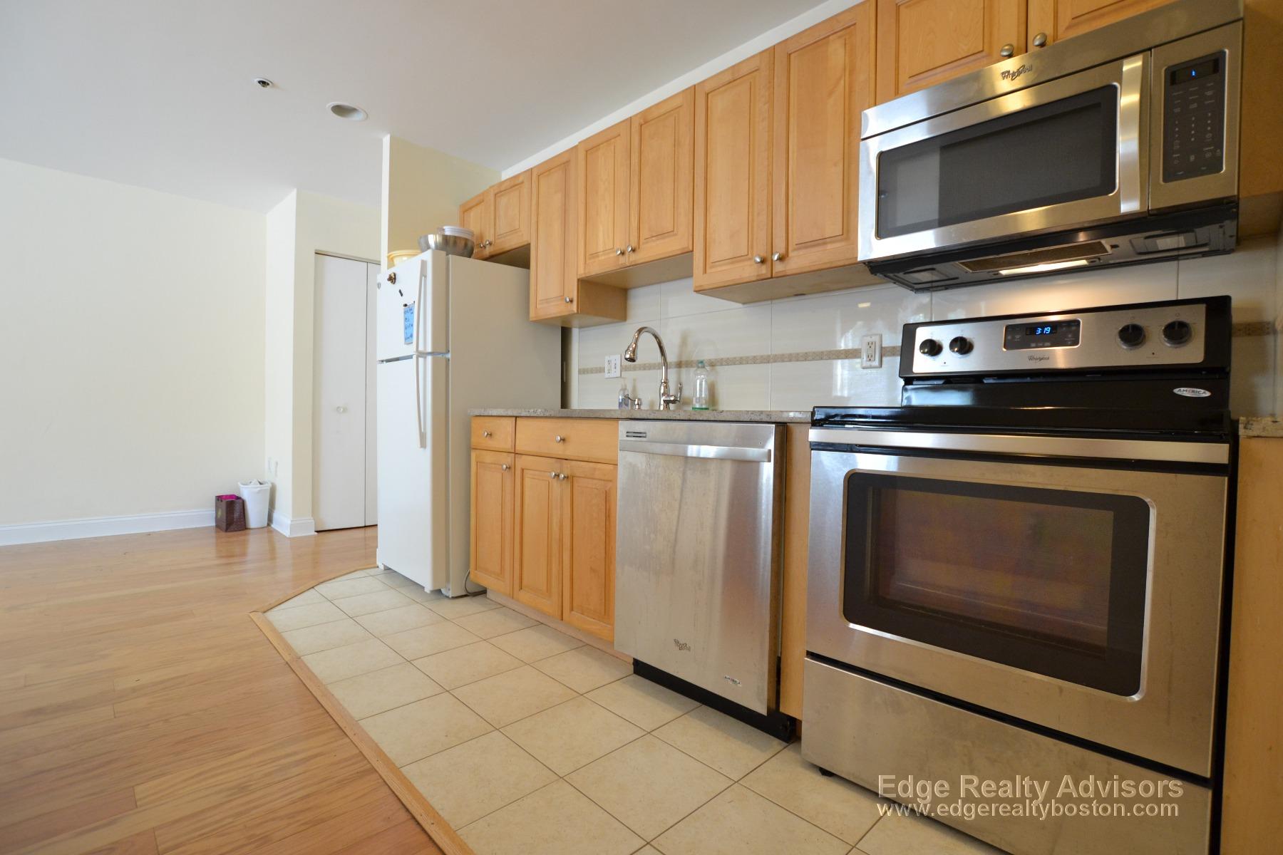 332 Jamaicaway, Jamaica Plain