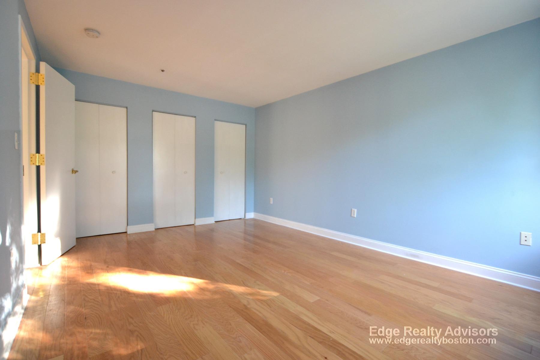 332 Jamaicaway, Jamaica Plain