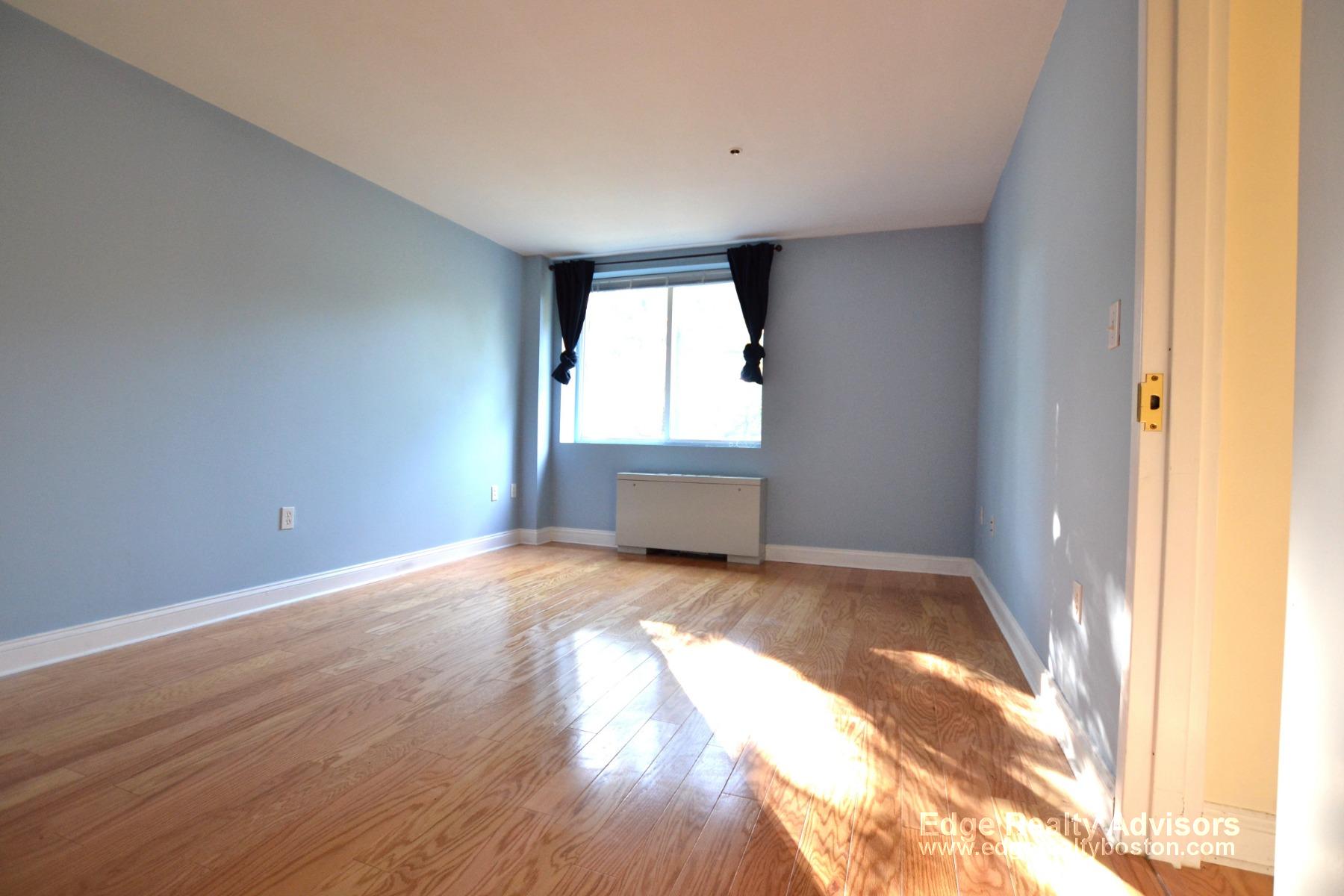 332 Jamaicaway, Jamaica Plain