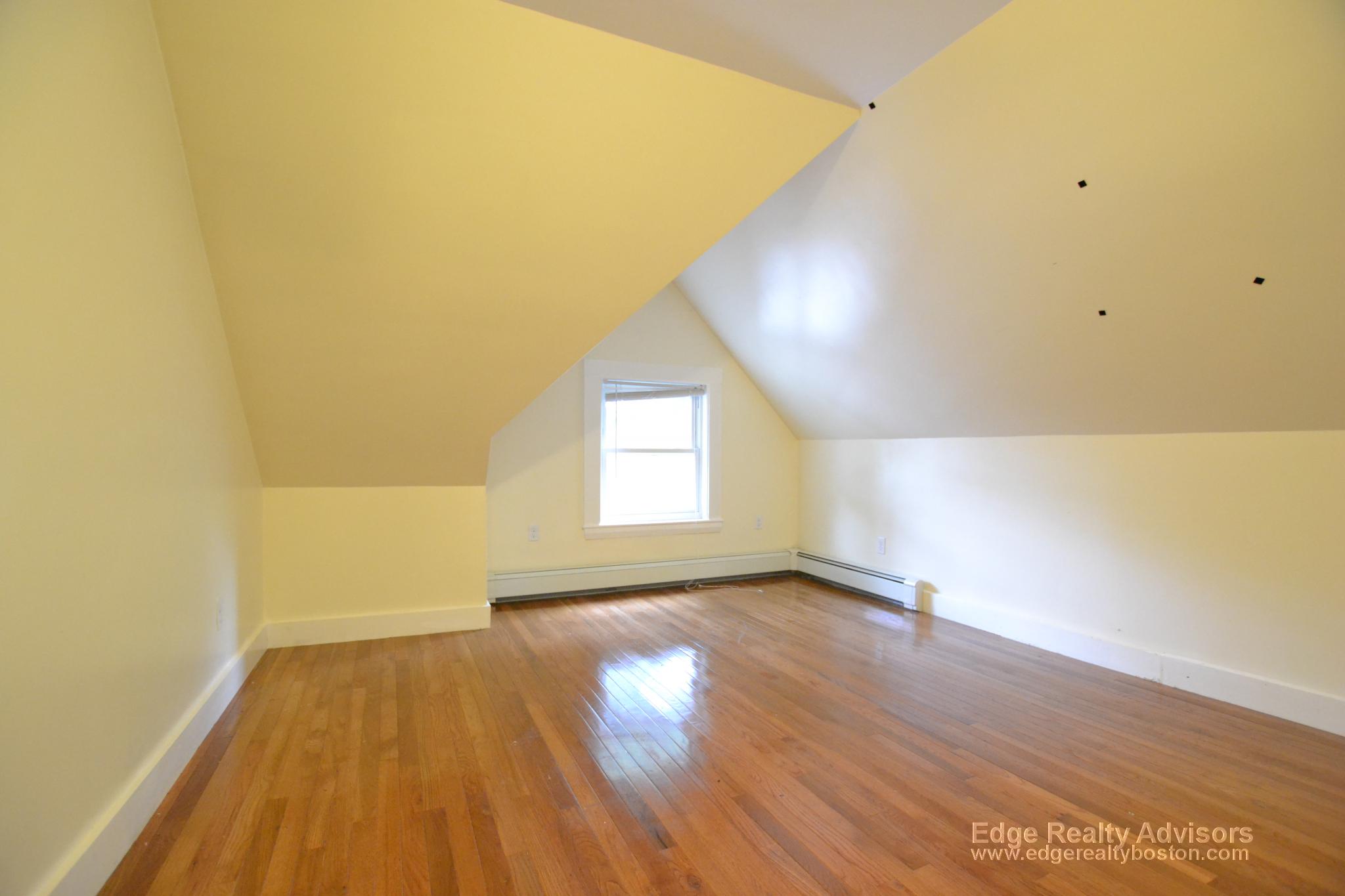 6 bed, 2.5 bath apartment for rent at 18 Sparhawk St Unit 2, Brighton — photo 11 of 13