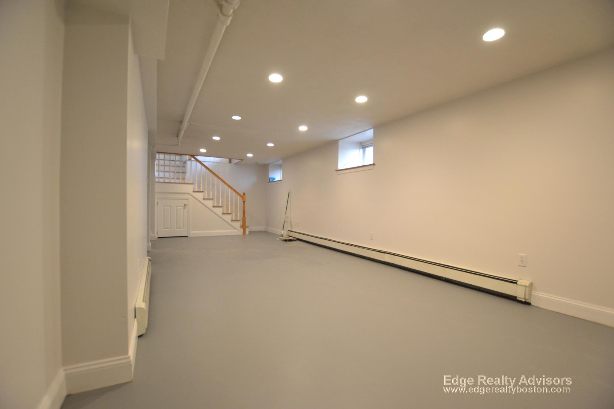 4 bed, 2 bath apartment for rent at 80 Harriet St Unit 1, Brighton — photo 9 of 16
