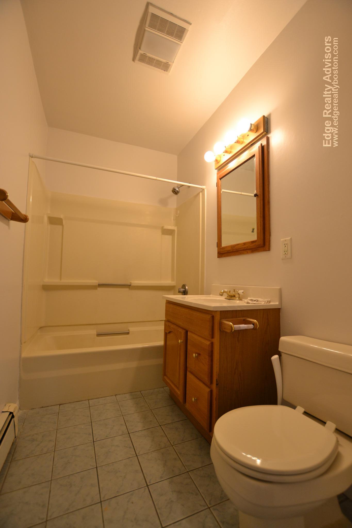 4 bed, 2 bath apartment for rent at 80 Harriet St Unit 1, Brighton — photo 16 of 16