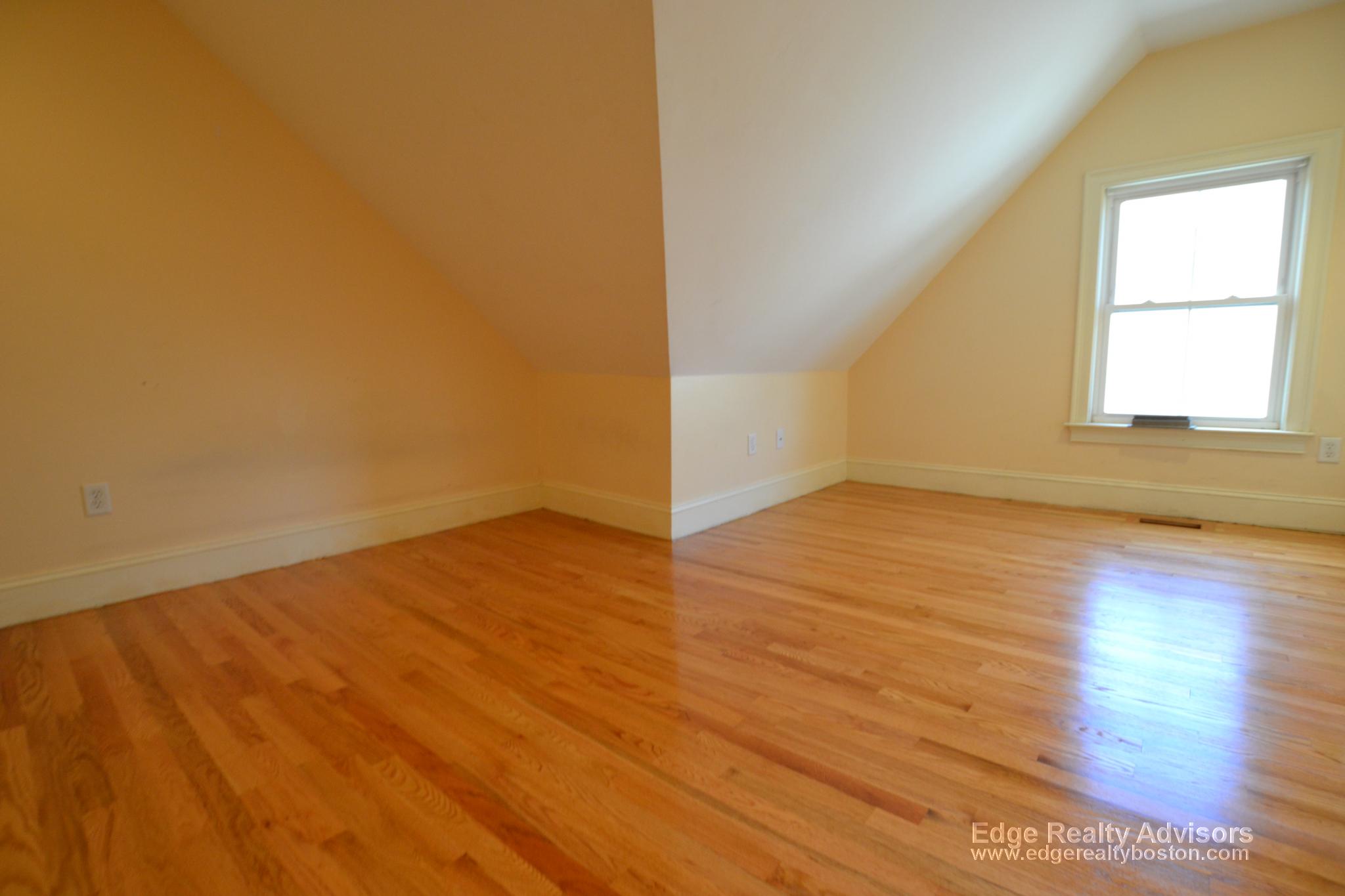 25 Lothrop St, Brighton