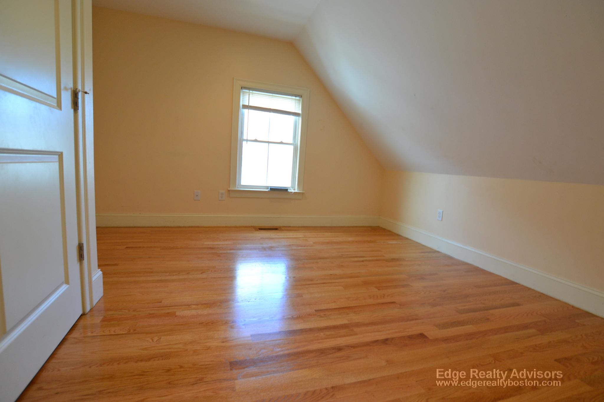 25 Lothrop St, Brighton