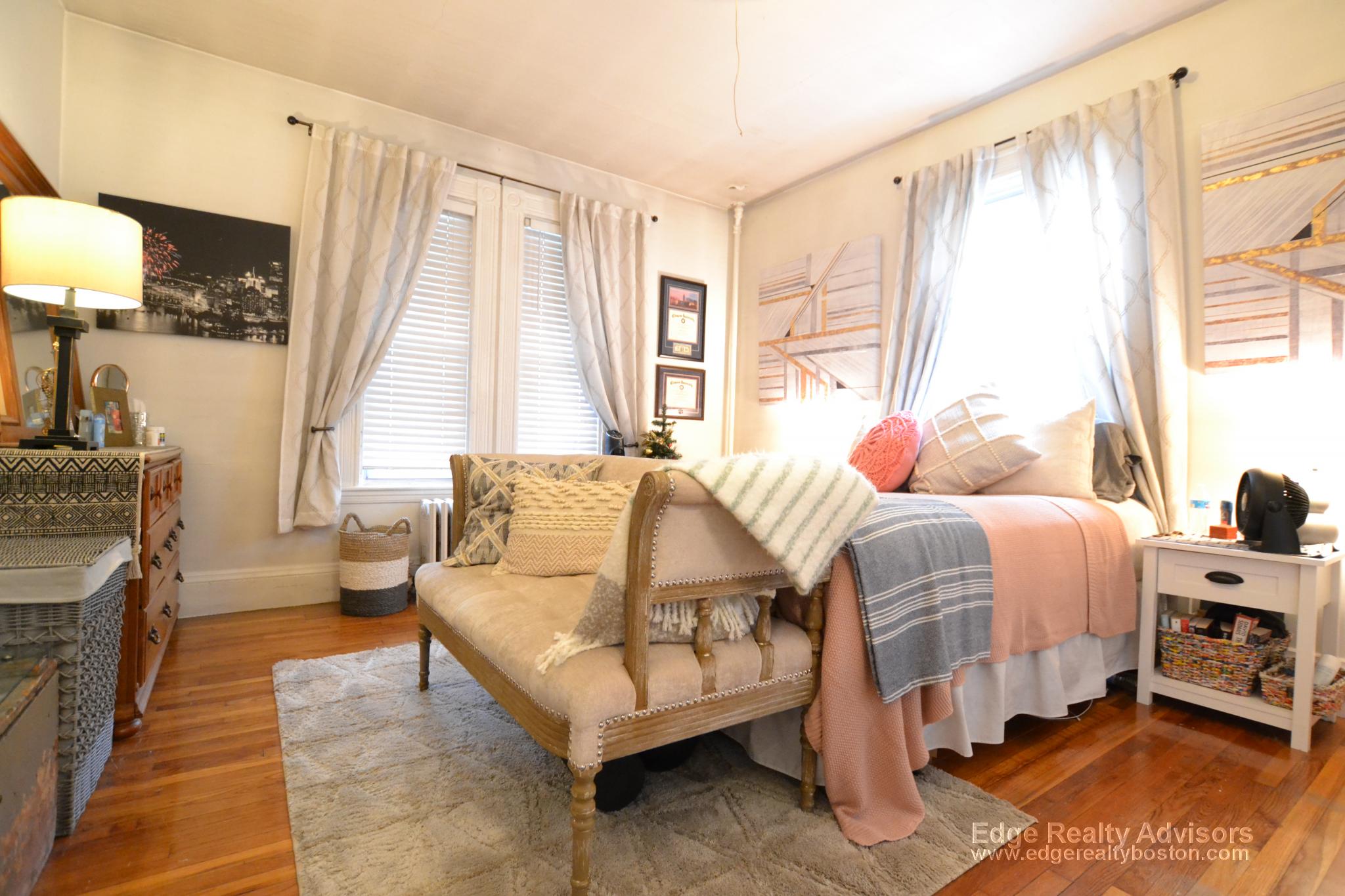 27 Pratt St, Allston