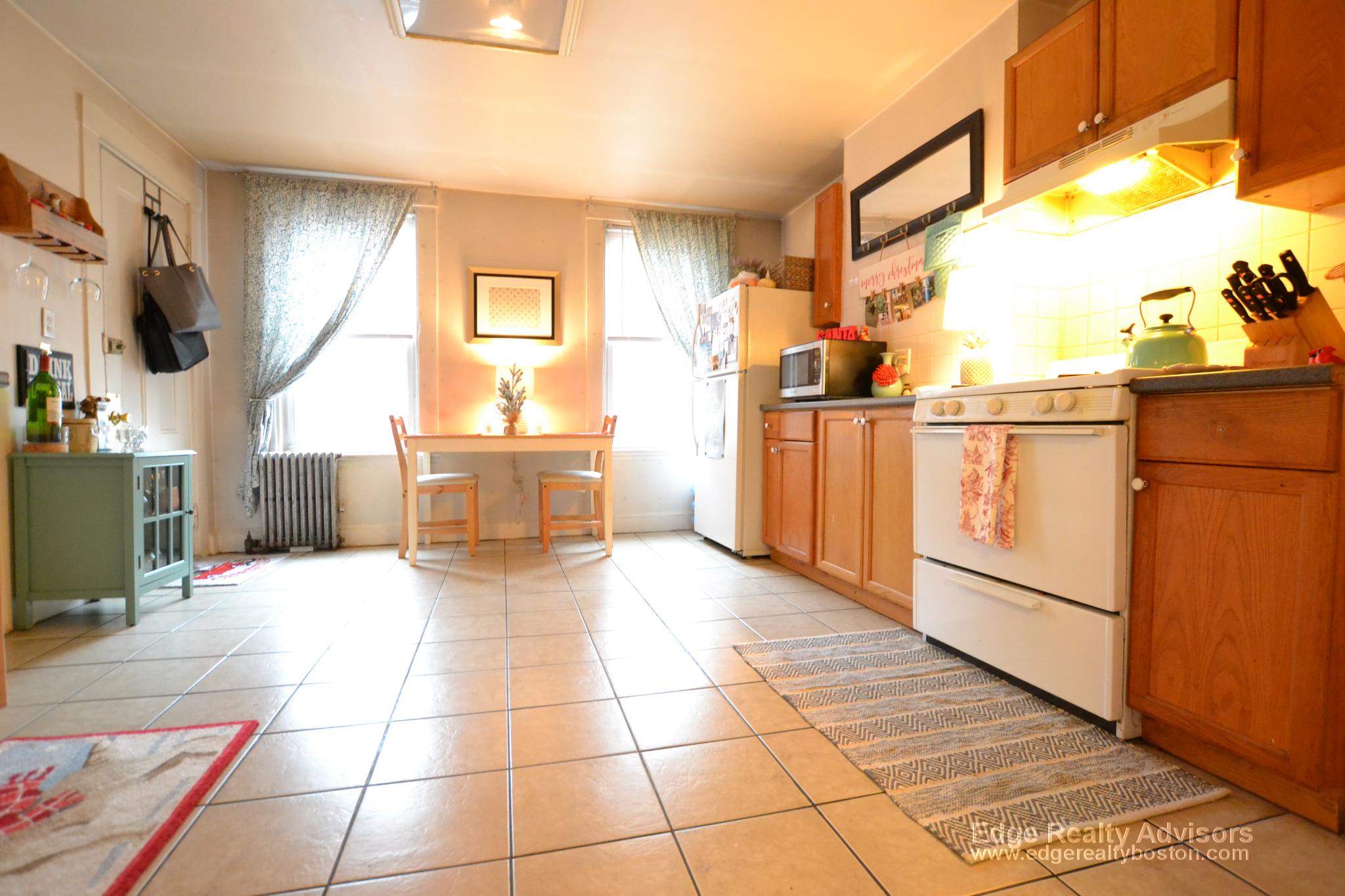 27 Pratt St, Allston