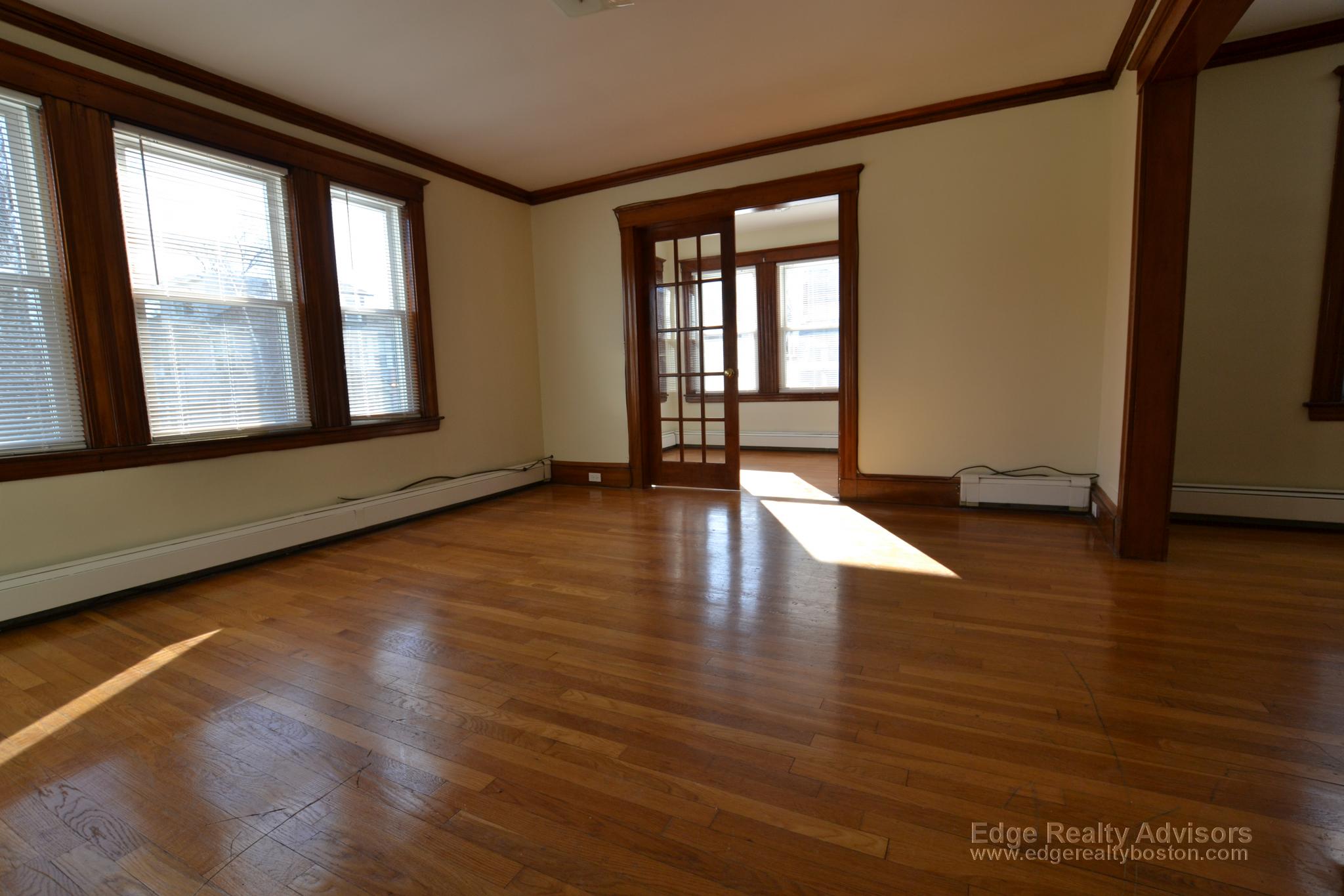 4 bed, 2 bath apartment for rent at 20 Presentation Unit 2, Brighton — photo 3 of 22
