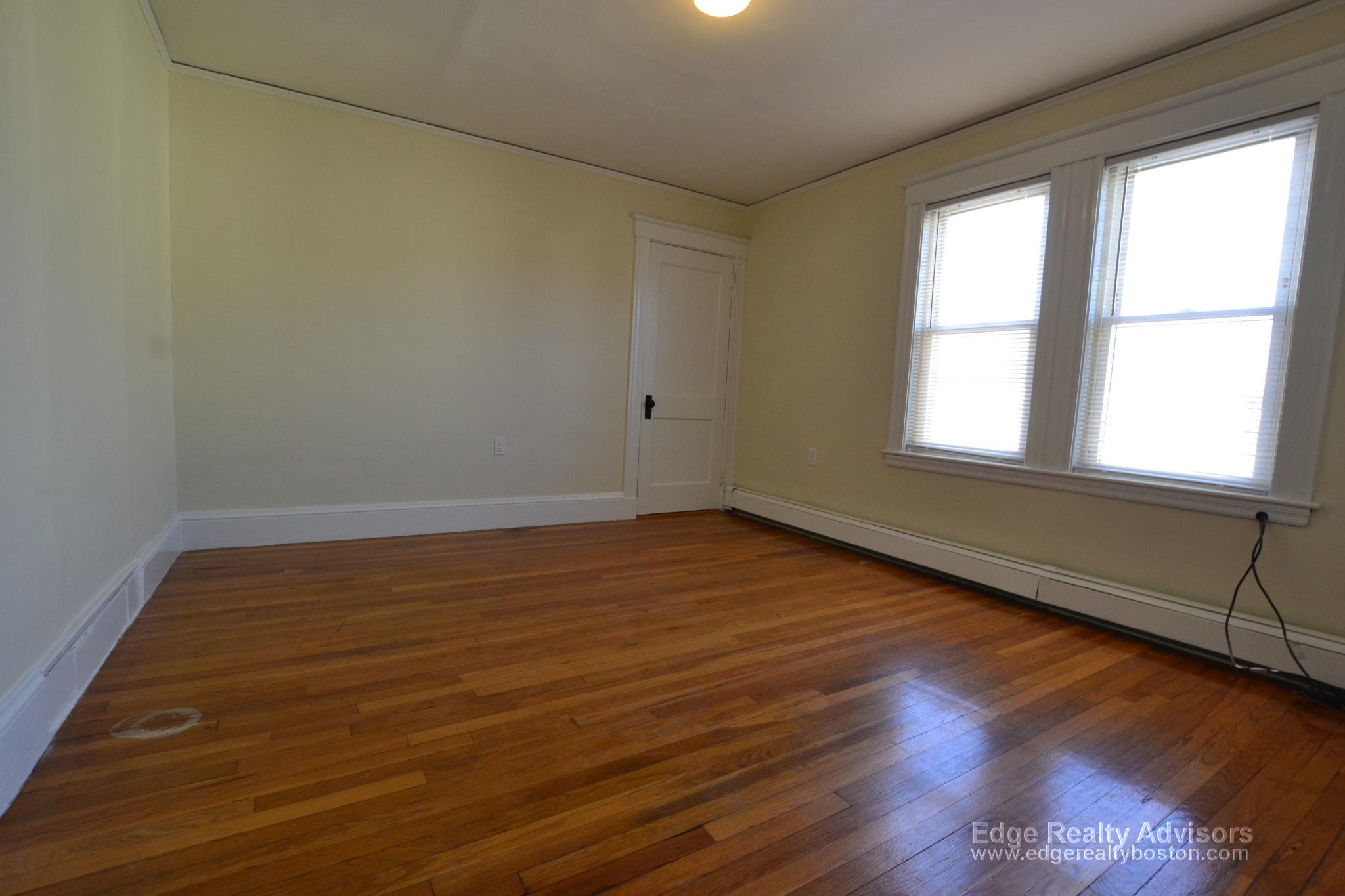 4 bed, 2 bath apartment for rent at 20 Presentation Unit 2, Brighton — photo 10 of 22