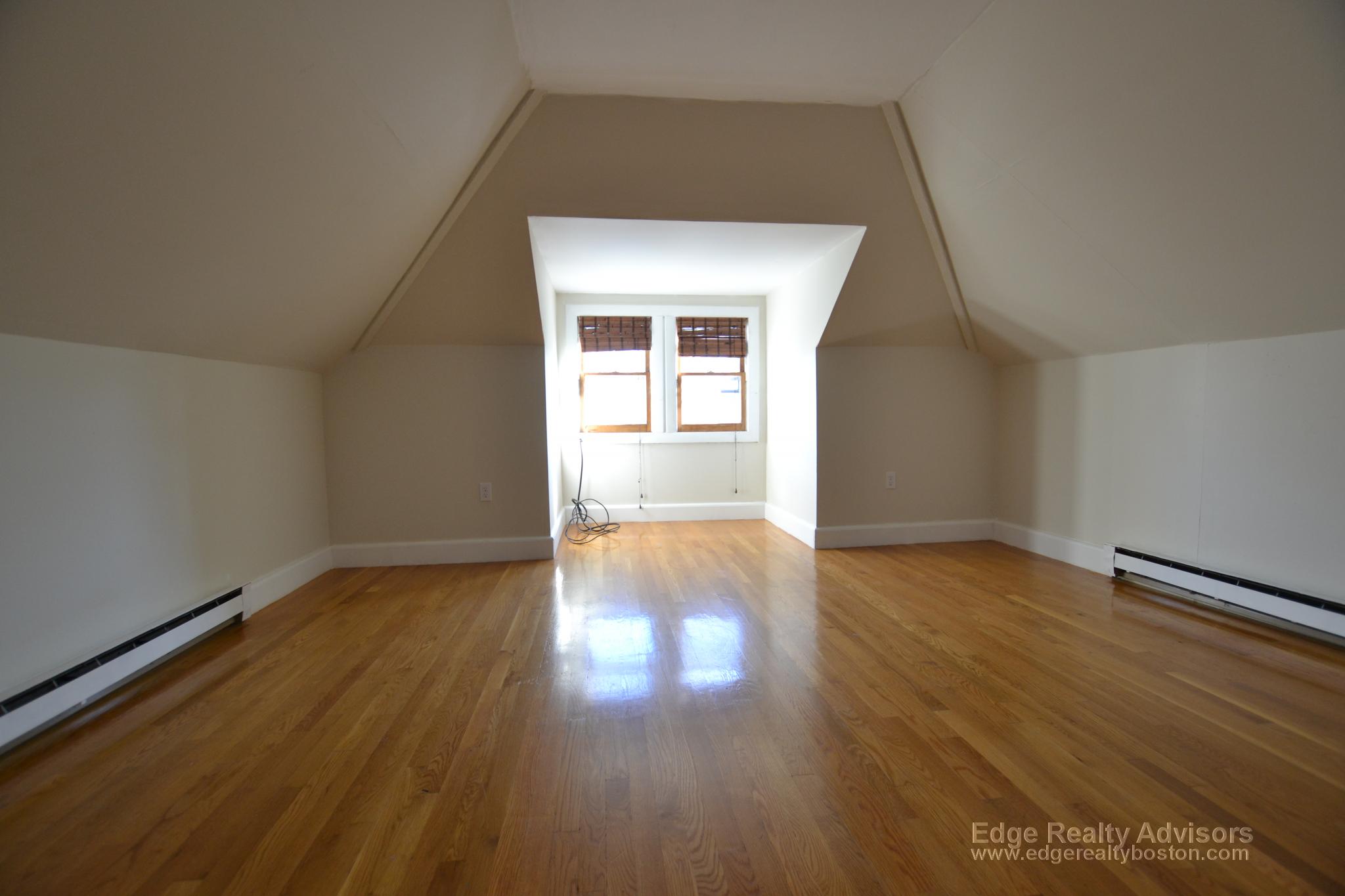 4 bed, 2 bath apartment for rent at 20 Presentation Unit 2, Brighton — photo 11 of 22