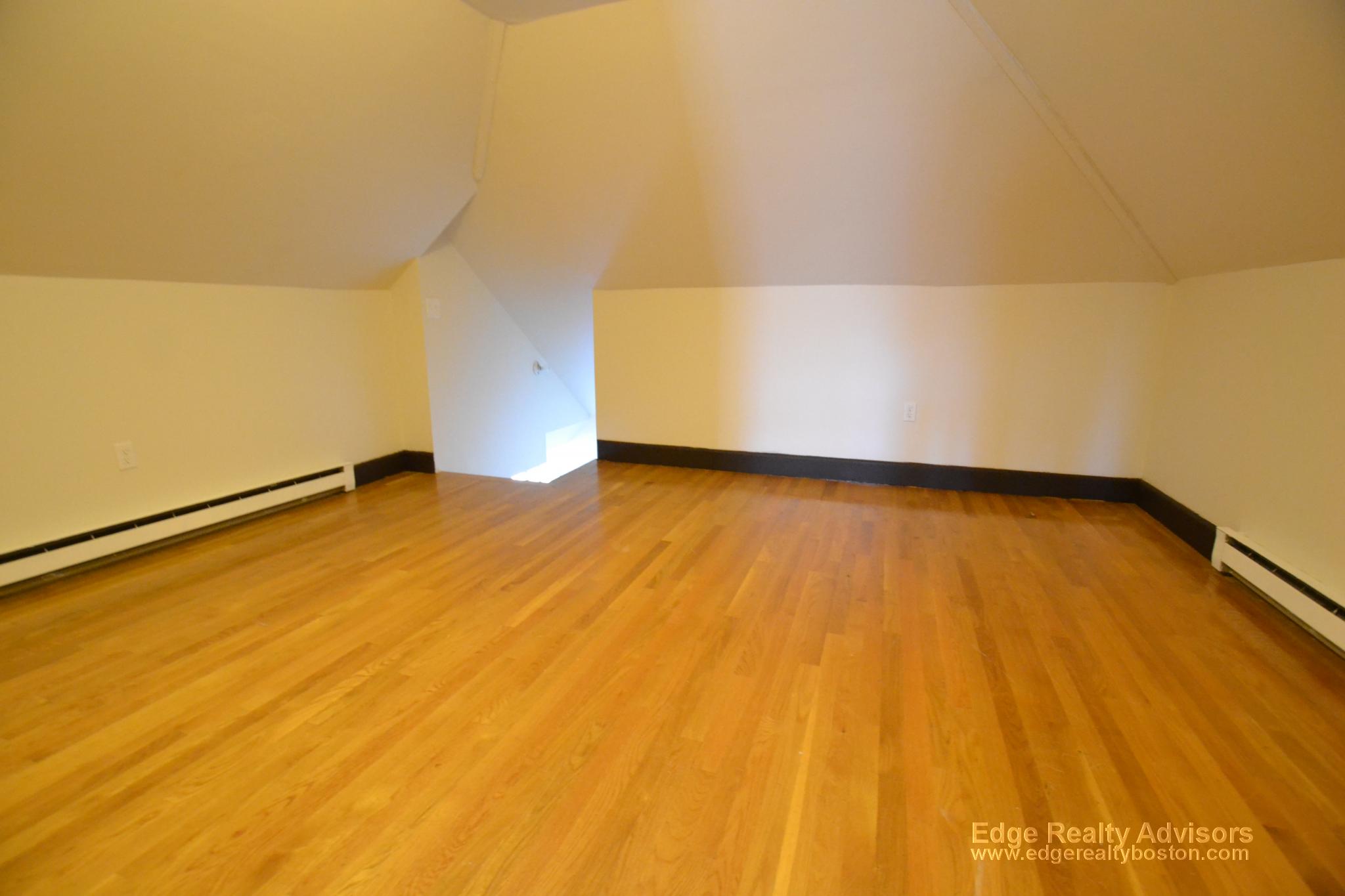 4 bed, 2 bath apartment for rent at 20 Presentation Unit 2, Brighton — photo 12 of 22