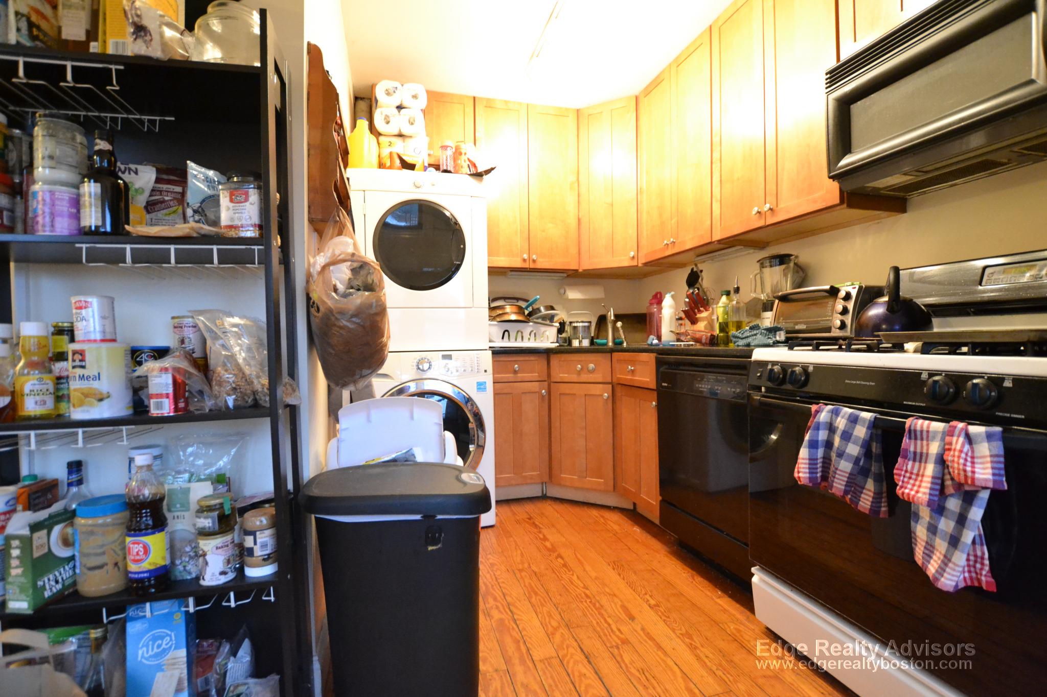 62 Ridgemont St, Allston