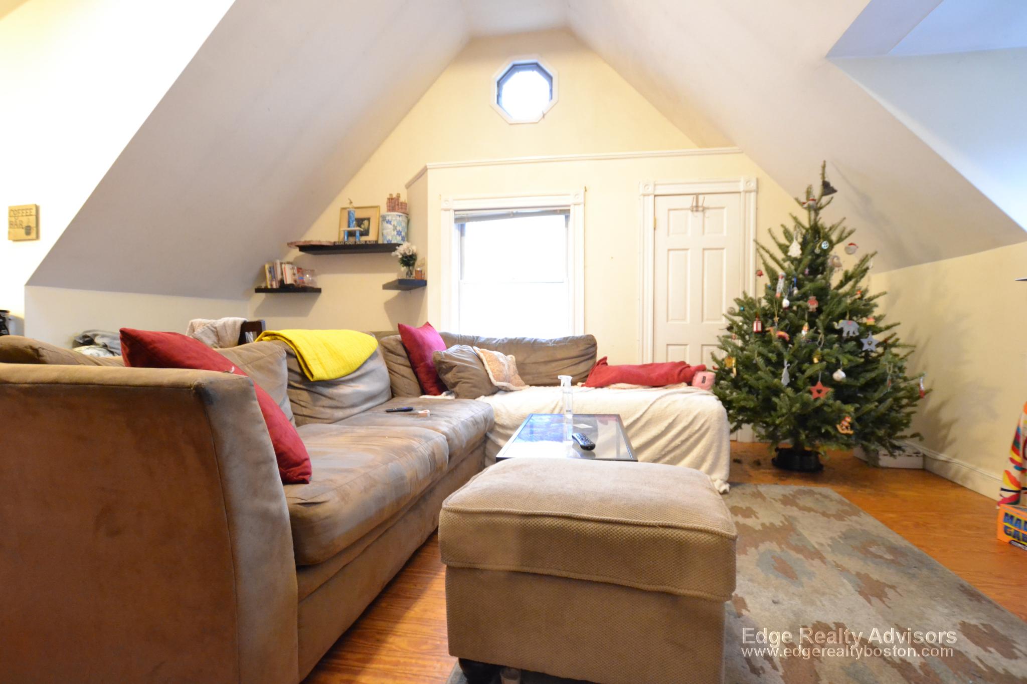 62 Ridgemont St, Allston