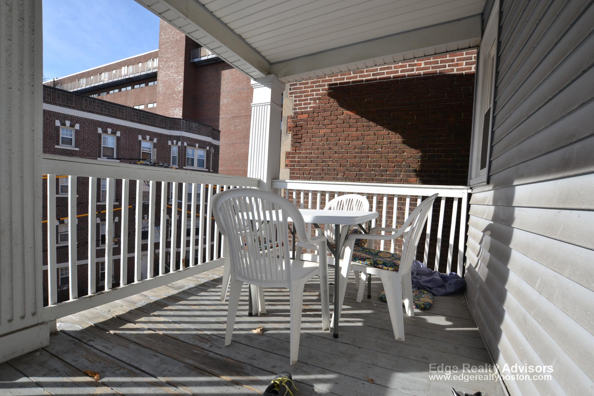 160 Kelton St, Allston