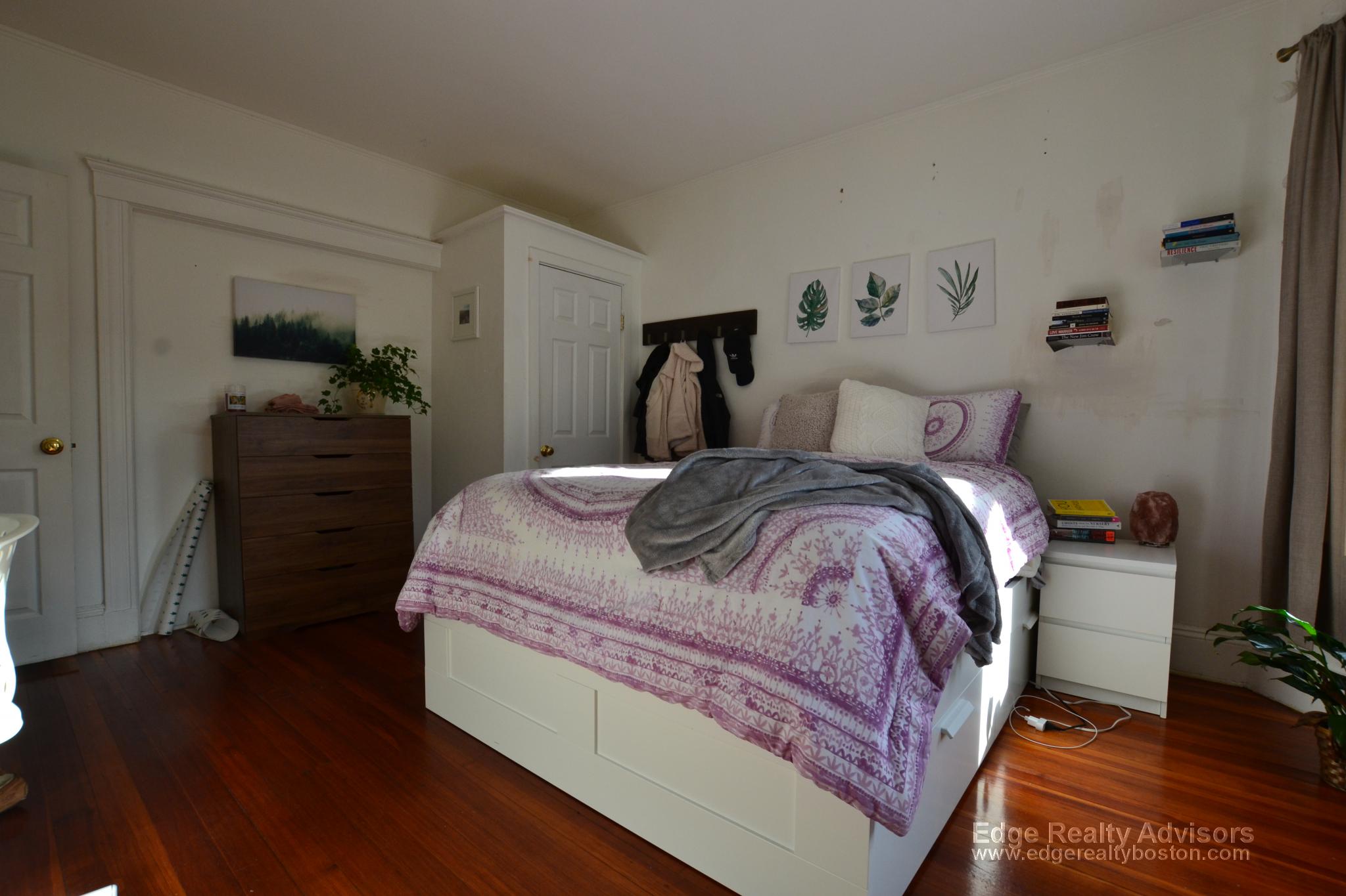 160 Kelton St, Allston