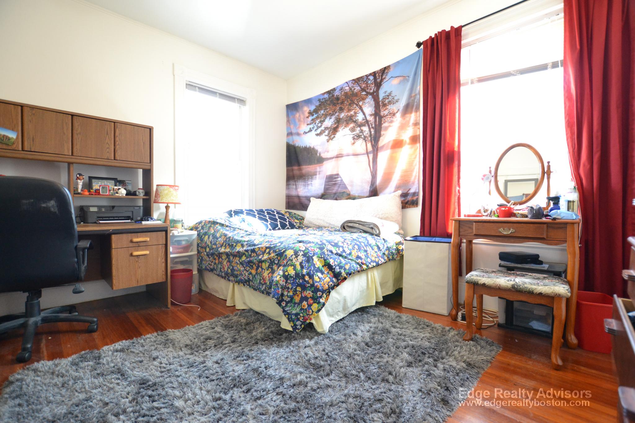 160 Kelton St, Allston