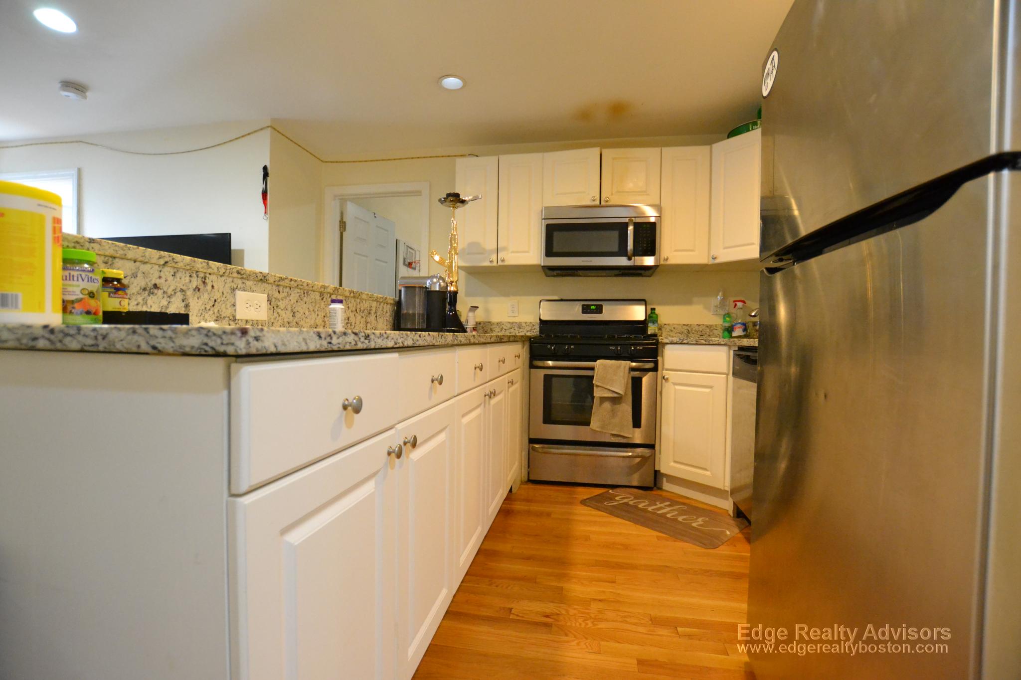 3 bed, 1 bath apartment for rent at 62 Dummer St Unit 2, Brookline Hills — photo 1 of 6