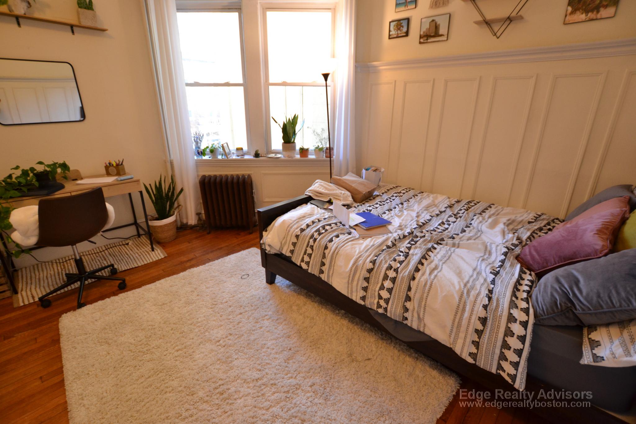 6 bed, 2 bath apartment for rent at 322 Saint Paul St Unit 3, Brookline — photo 7 of 12